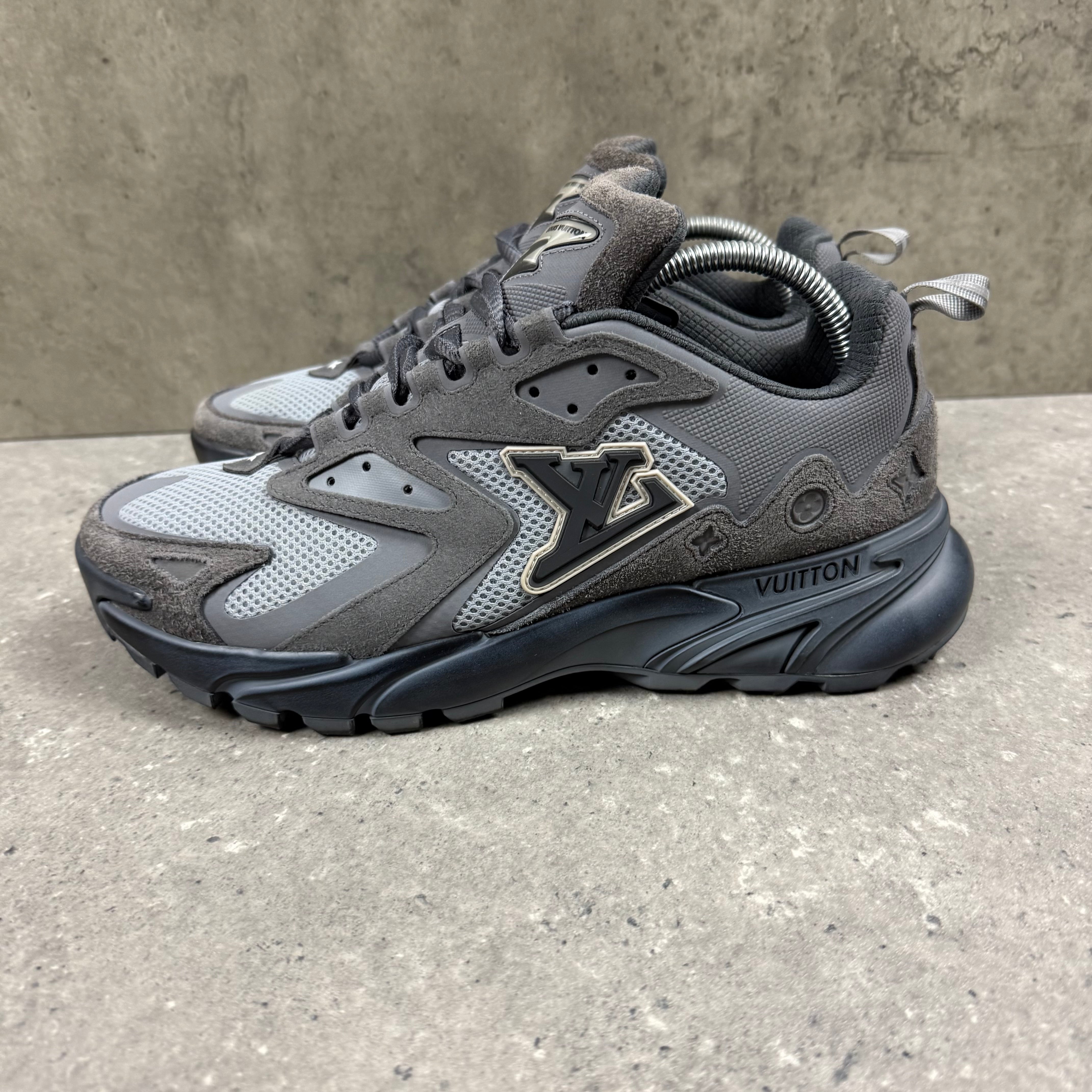 LOUIS VUITTON TACTICS GREY - EU41 (FITS UK 8)