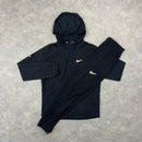 NIKE REPEL WINDRUNNER & CHALLENGER PANTS SET - BLACK