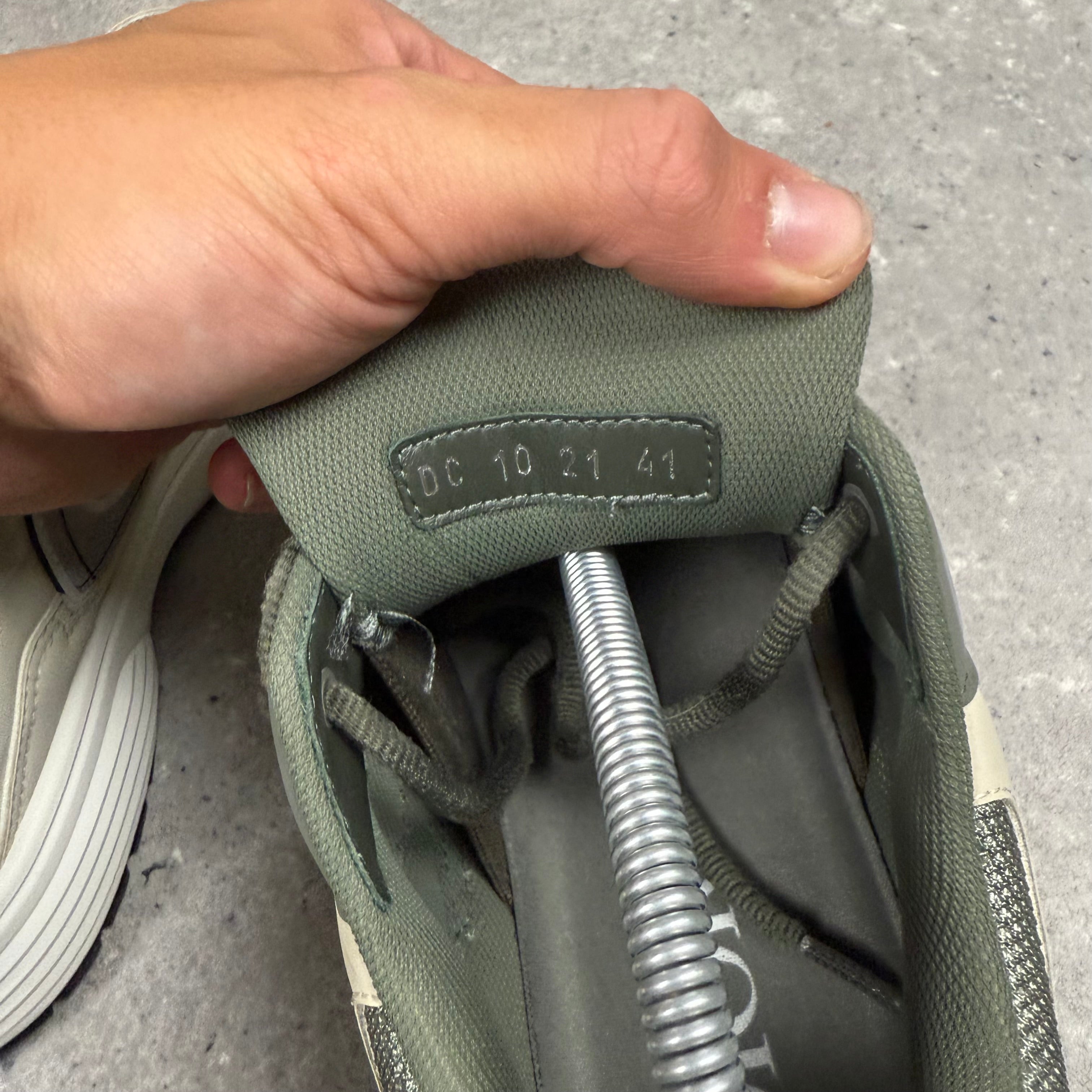 DIOR B30 OLIVE BEIGE - (EU 41 / UK 7)