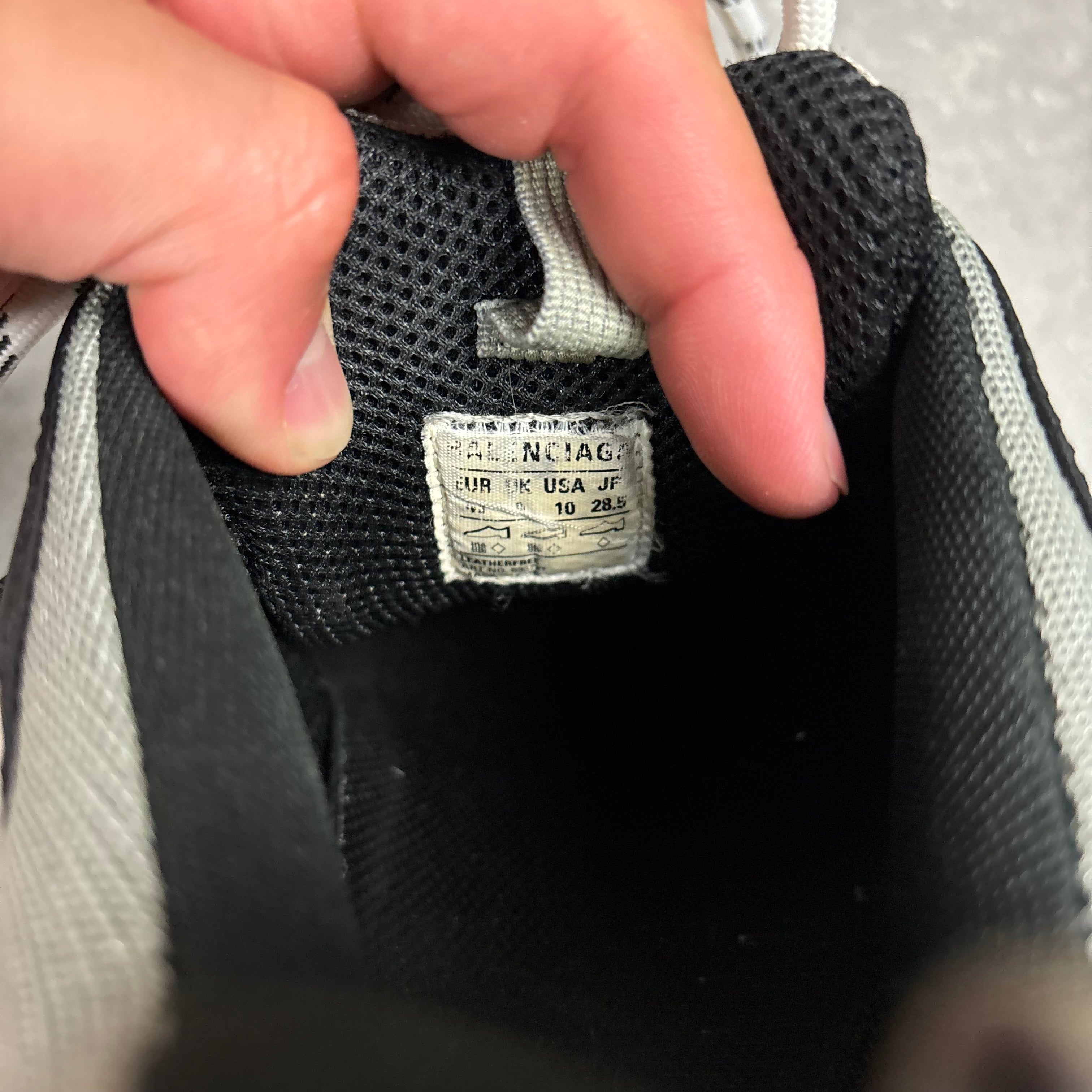 BALENCIAGA TRIPLE S - (EU43 / UK9)