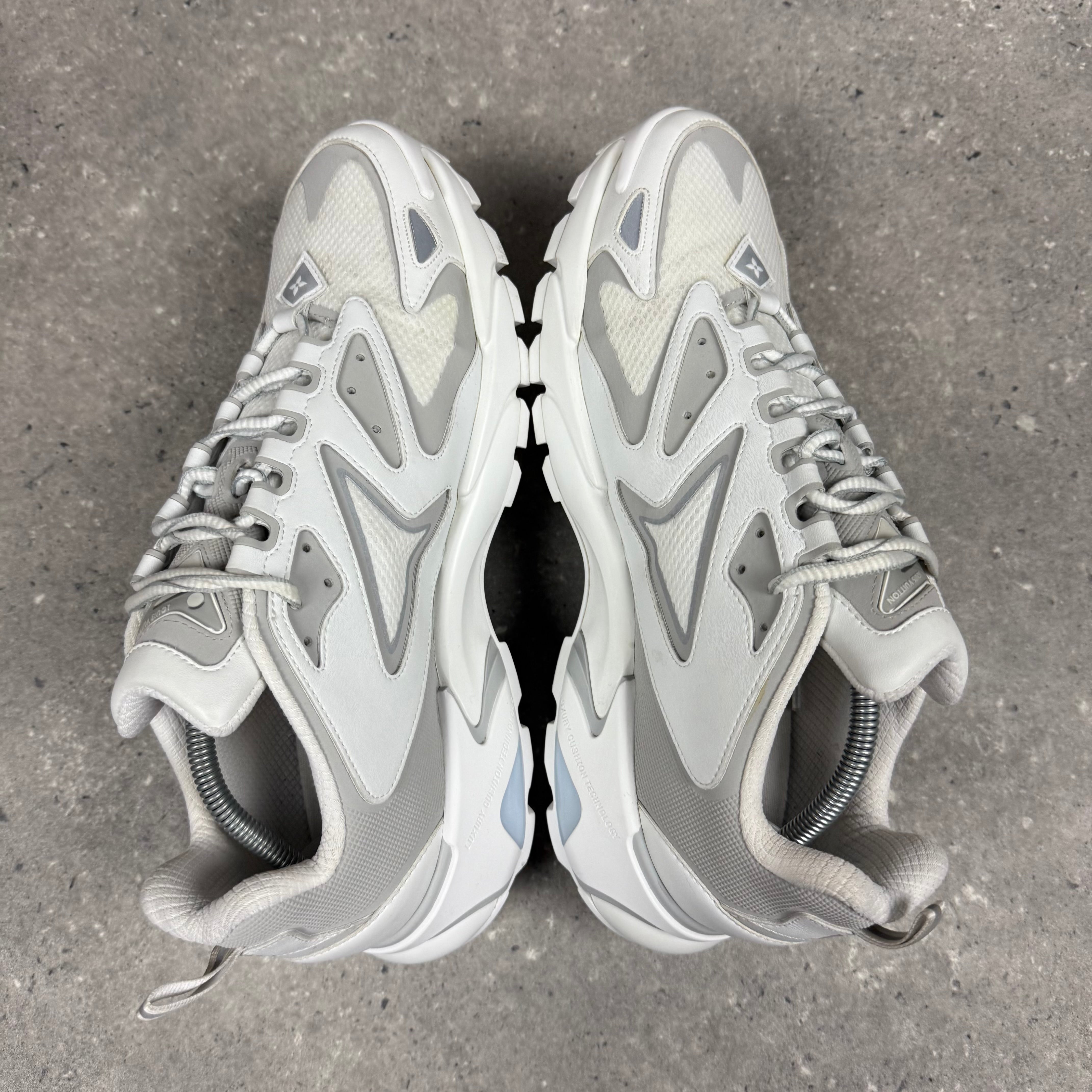 LOUIS VUITTON WHITE TATICS - EU 43 (FITS UK 10)