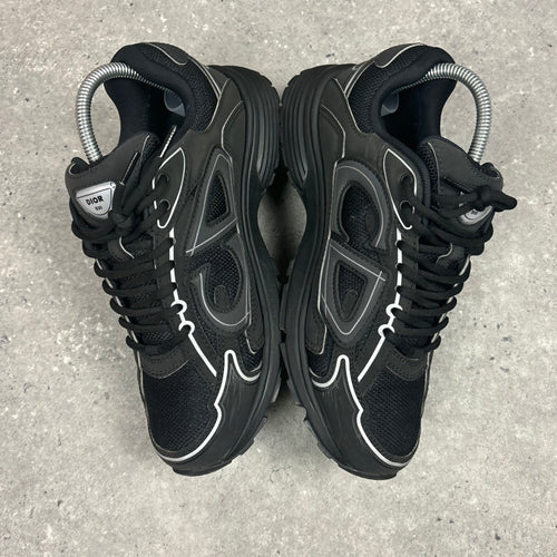 DIOR B30 BLACK - (EU 40 / UK 6)