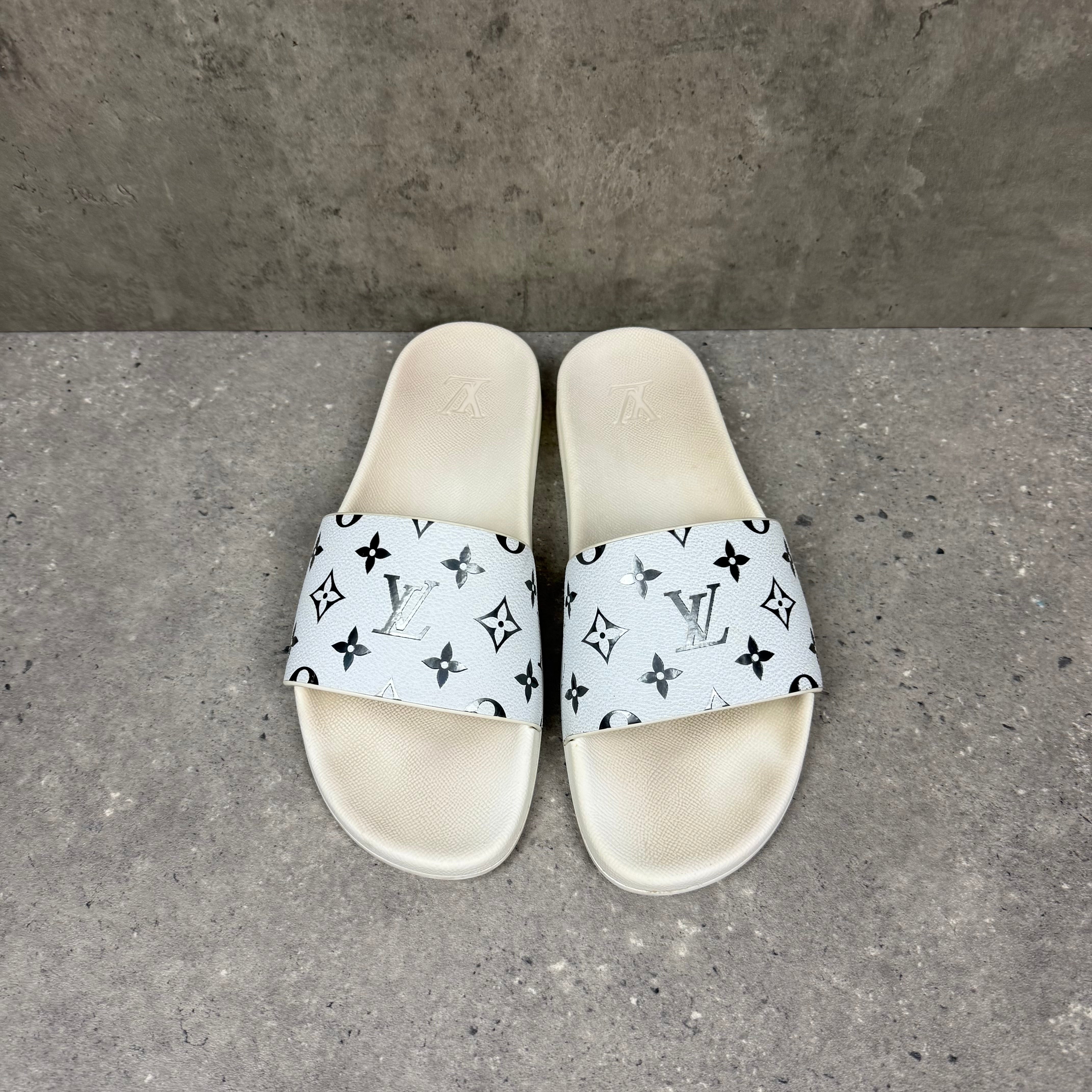 LOUIS VUITTON SLIDERS - EU42 (FITS UK 9)