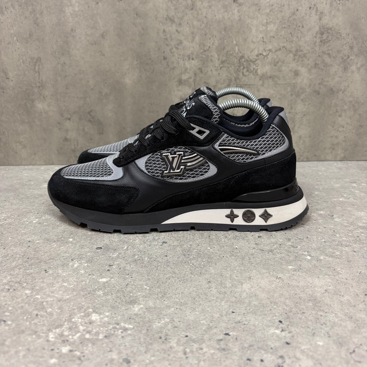 LOUIS VUITTON RUNAWAY BLACK - (EU40 / UK6)