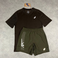 ASICS JACQUARD T-SHIRT & ICON 7” SHORTS - BROWN