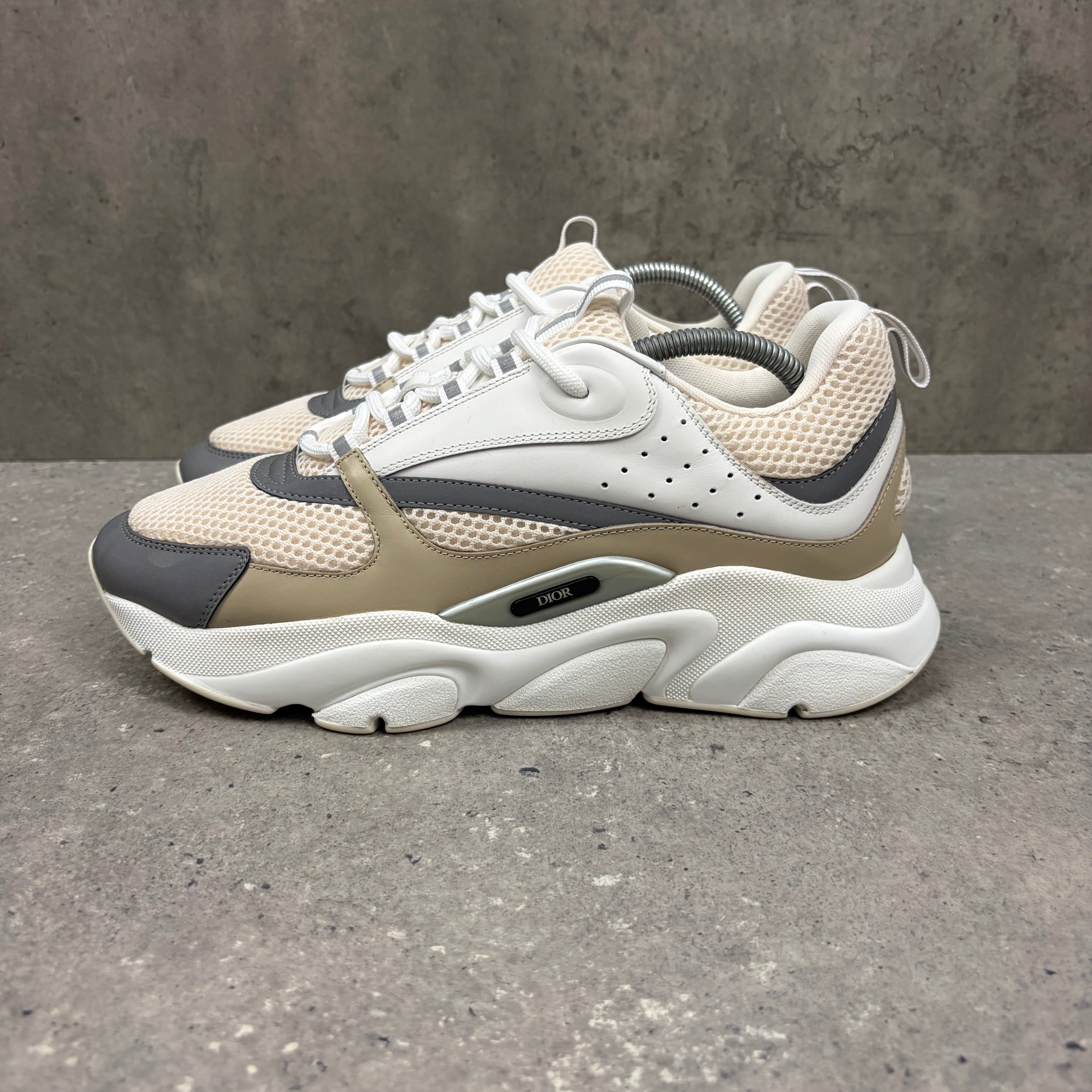 DIOR B22 WHITE/BEIGE - (EU43 / UK9)