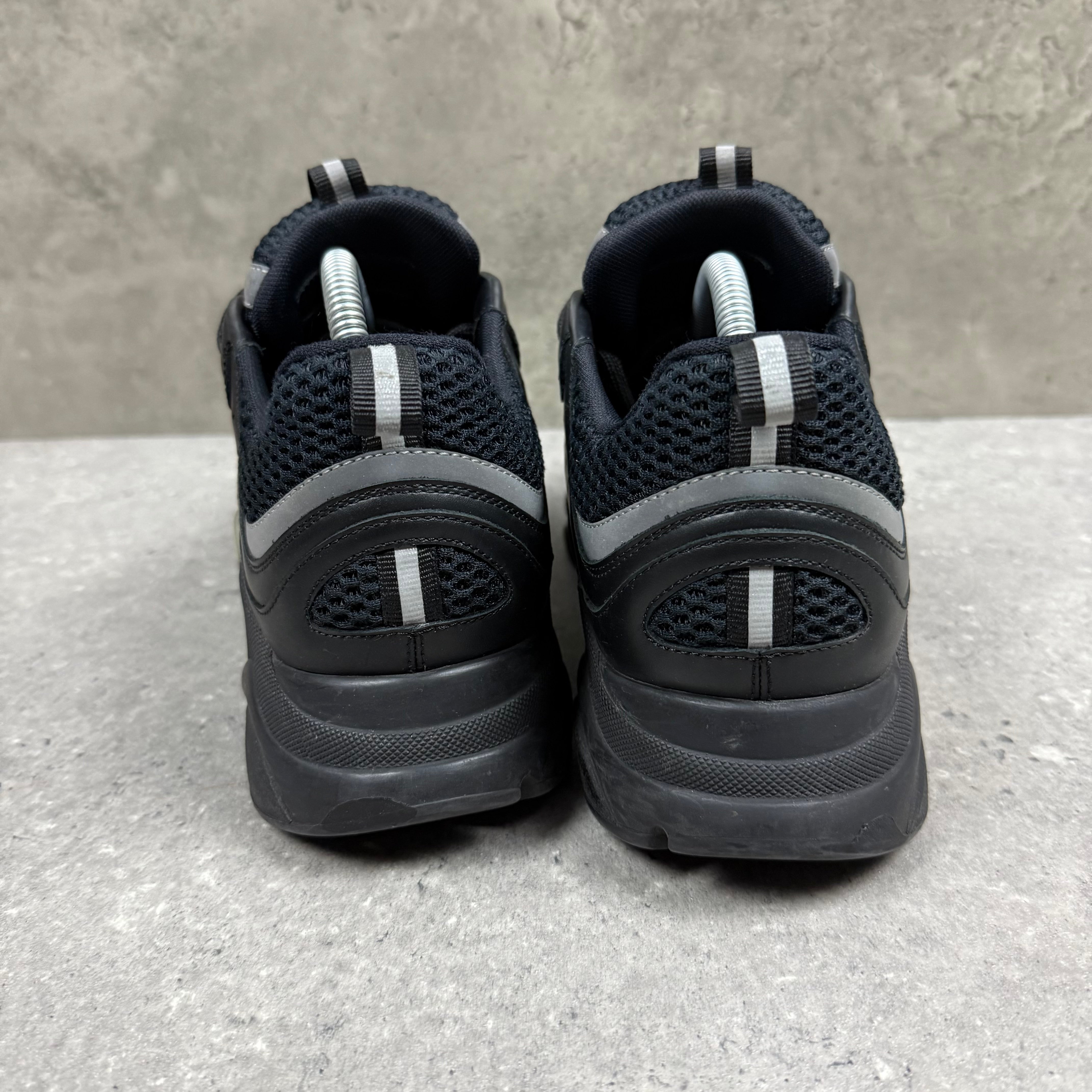 DIOR B22 BLACK - (EU41.5 / UK 7.5)