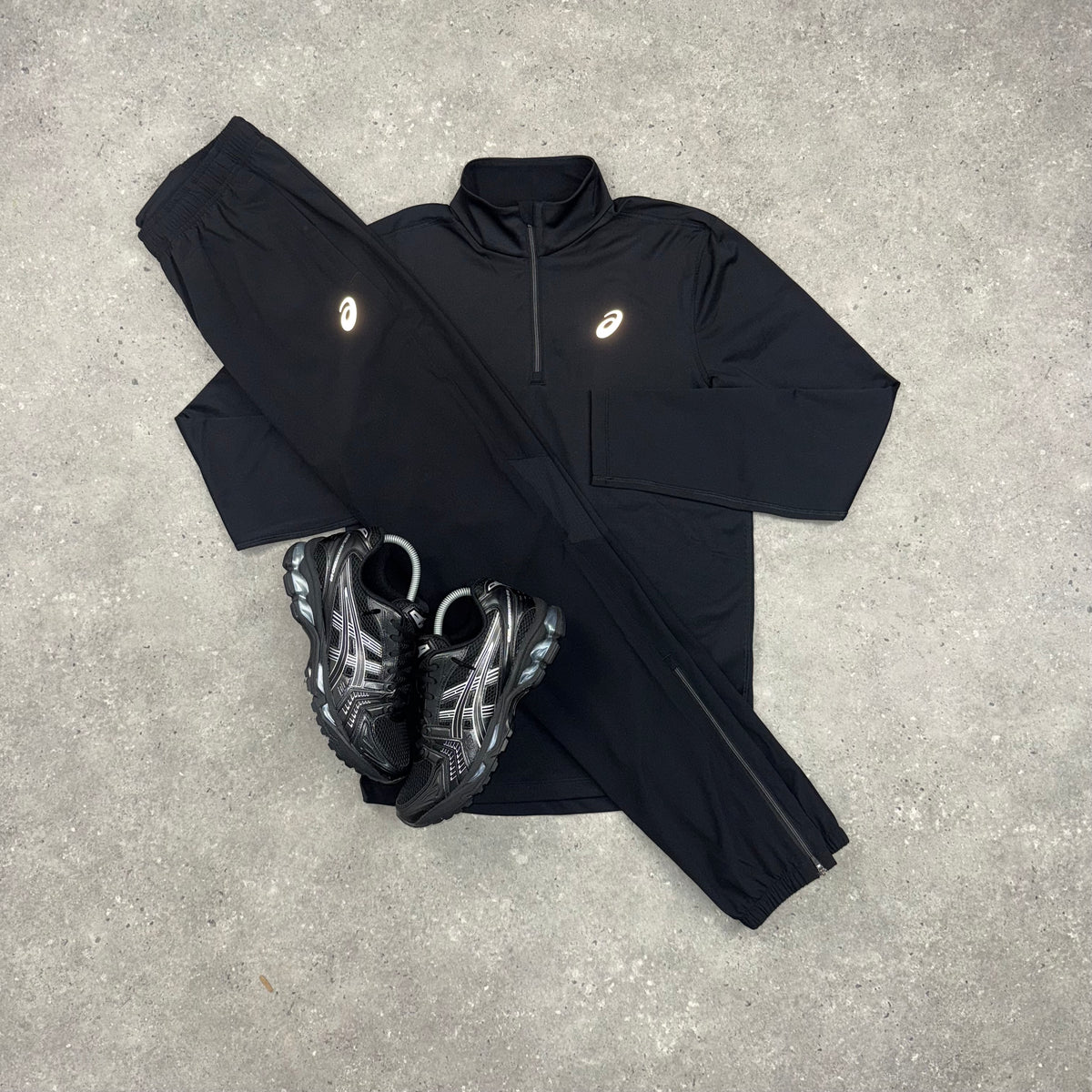ASICS PERFORMANCE 1/4 ZIP TOP & CORE WOVEN PANT SET - BLACK