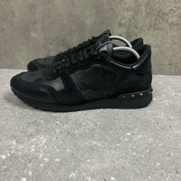VALENTINO ROCKRUNNER BLACK - (EU42.5 / UK8.5)