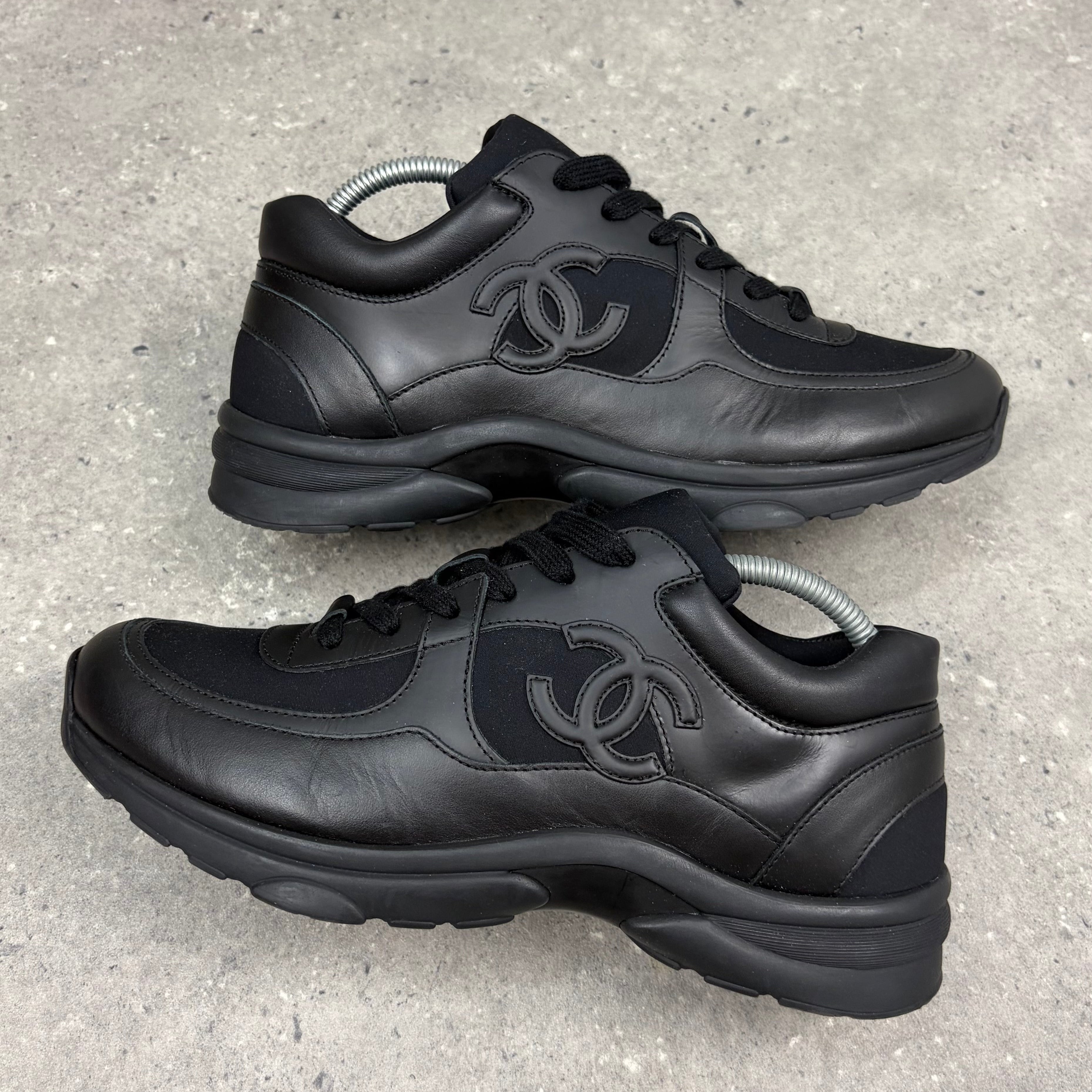 CHANEL RUNNERS -  (EU 41 / UK 7)