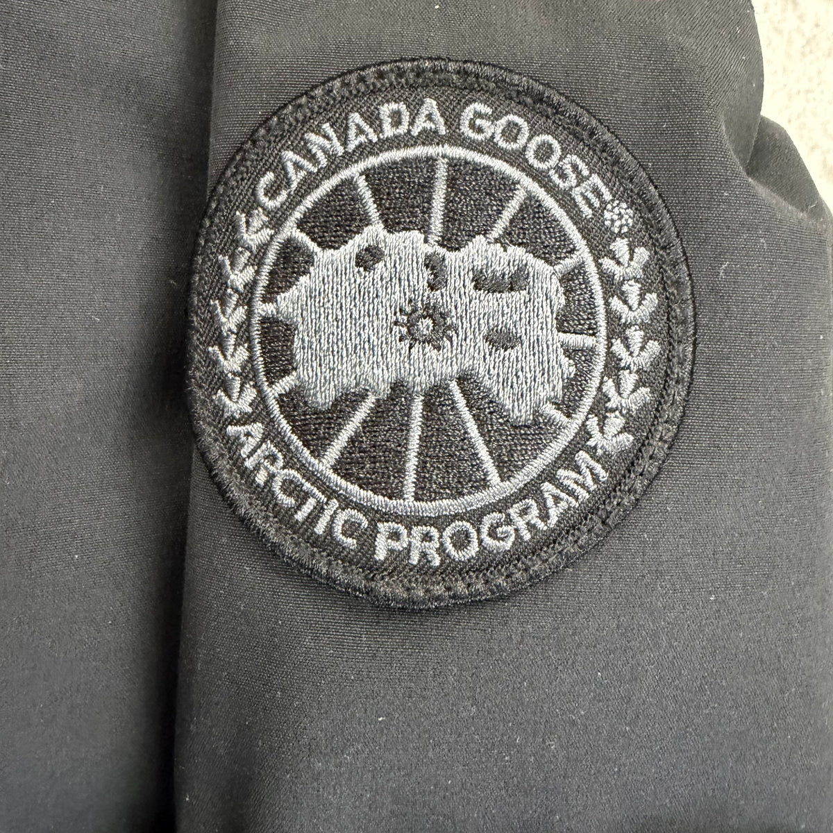 CANADA GOOSE WYNDHAM PARKA BLACK BADGE - (S)