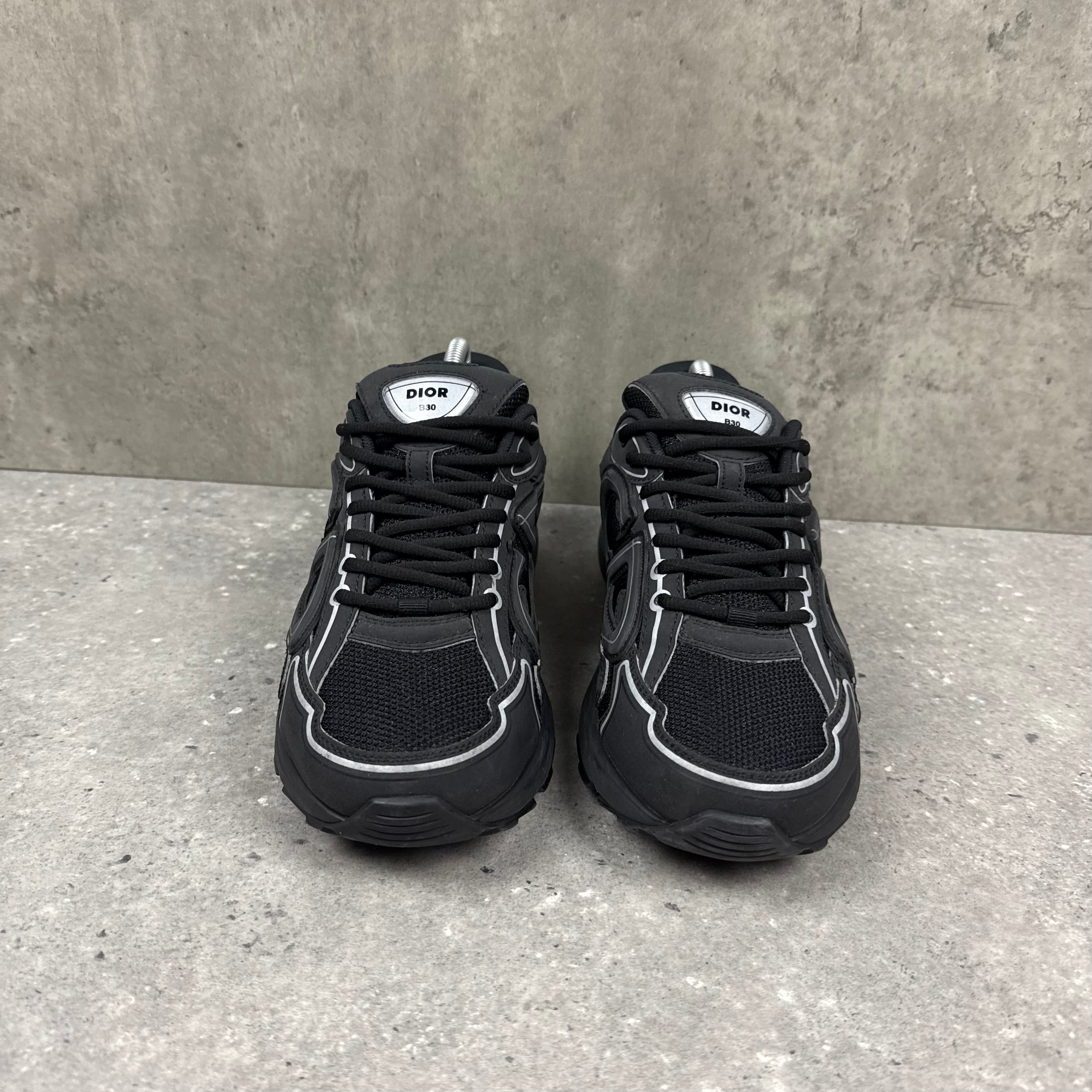 DIOR B30 BLACK (EU 41 / UK 7)