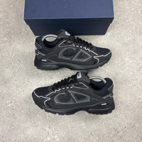 DIOR B30 BLACK (EU 41 / UK 7)