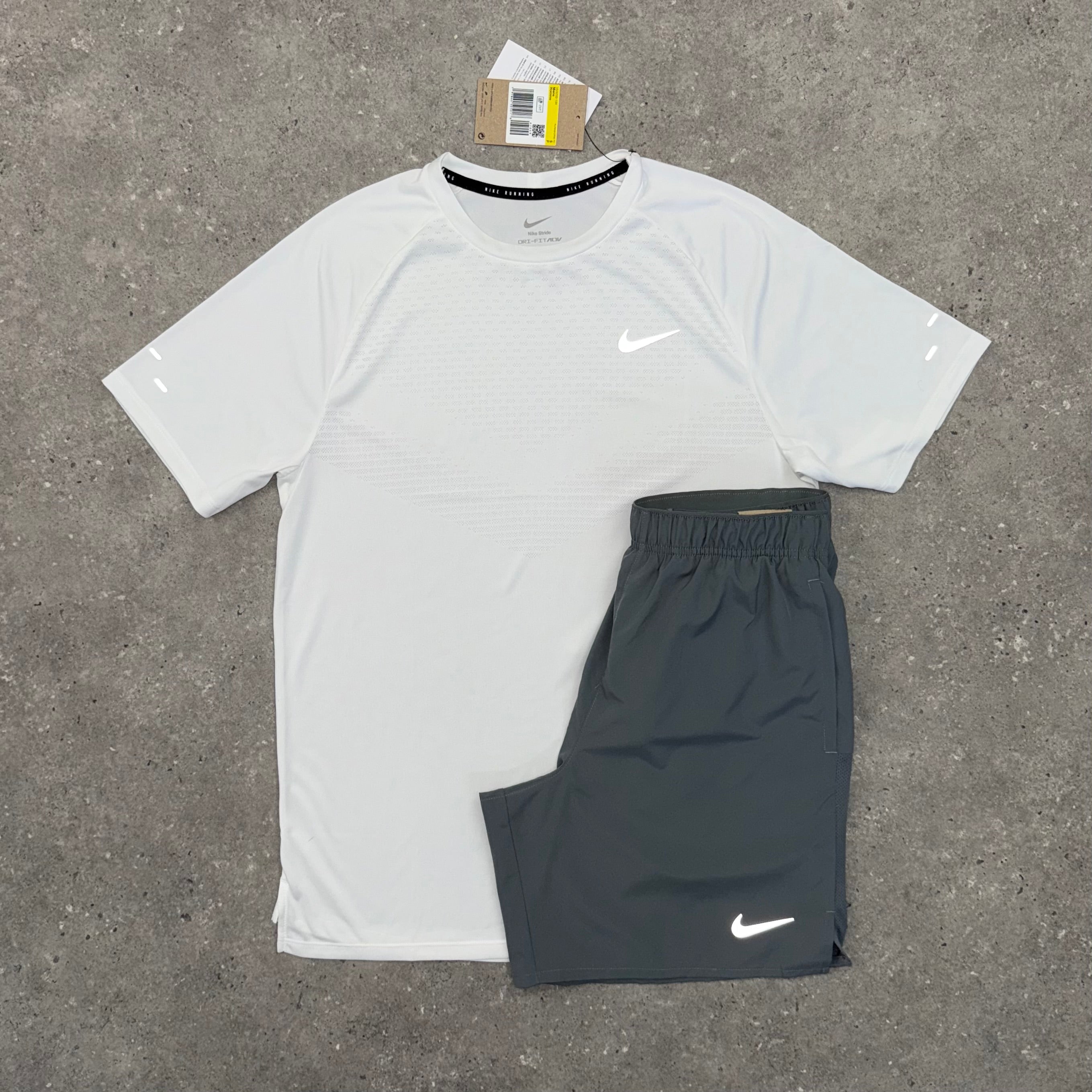 NIKE ADV STRIDE T-SHIRT & CHALLENGER SHORT SET - WHITE / GREY