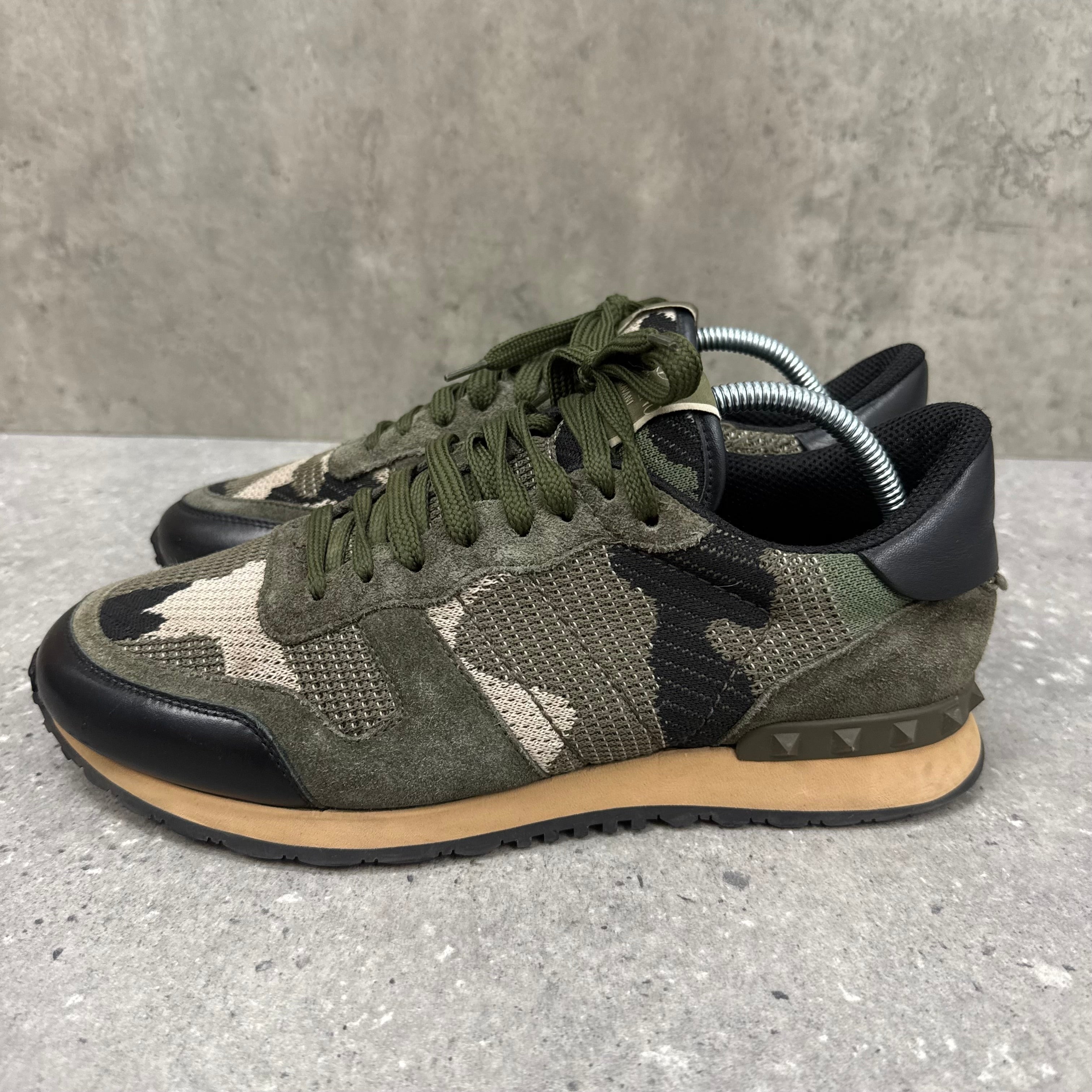 VALENTINO ROCKRUNNER KHAKI - (EU41.5 / UK7.5)
