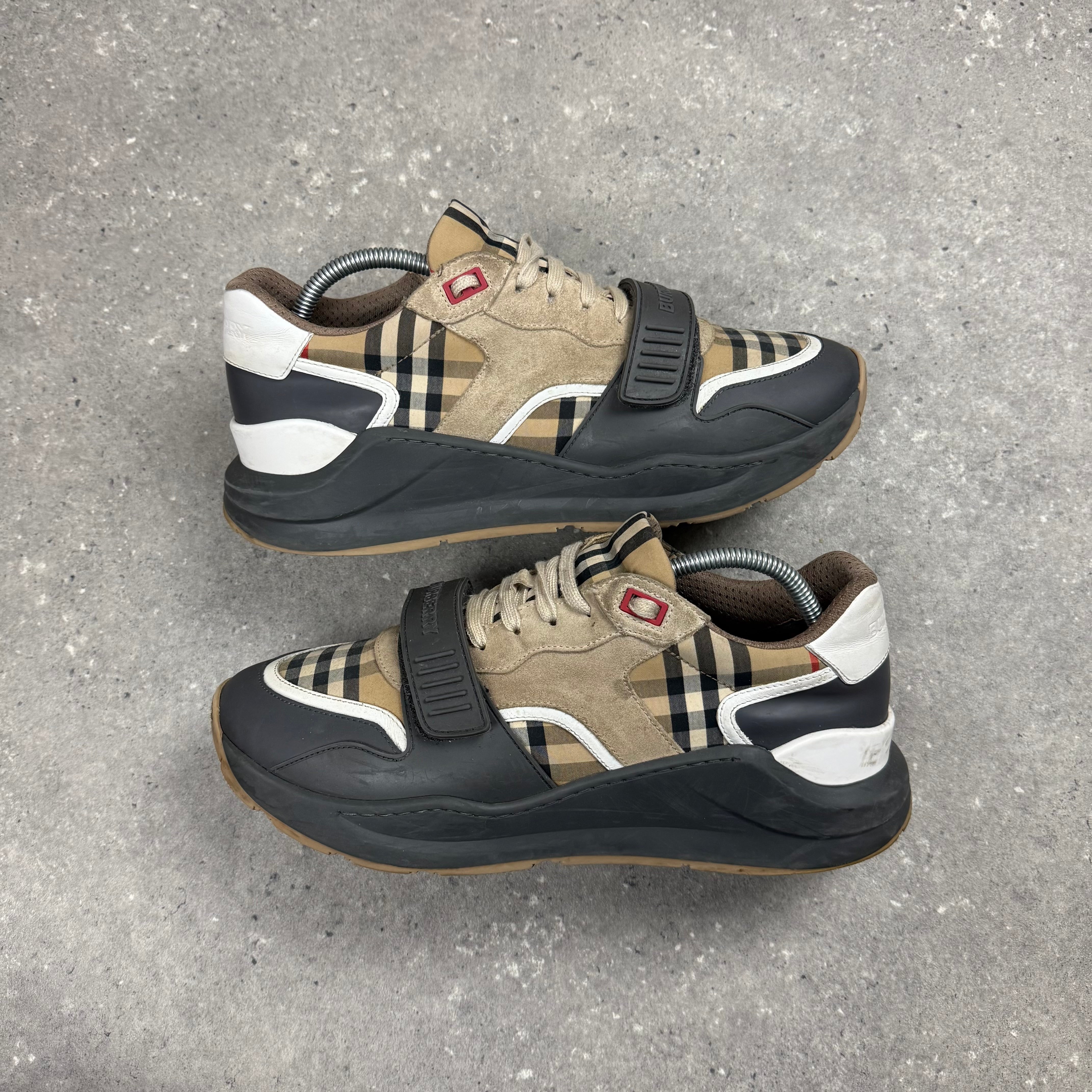 BURBERRY RAMSEY -  (EU44 / UK10)