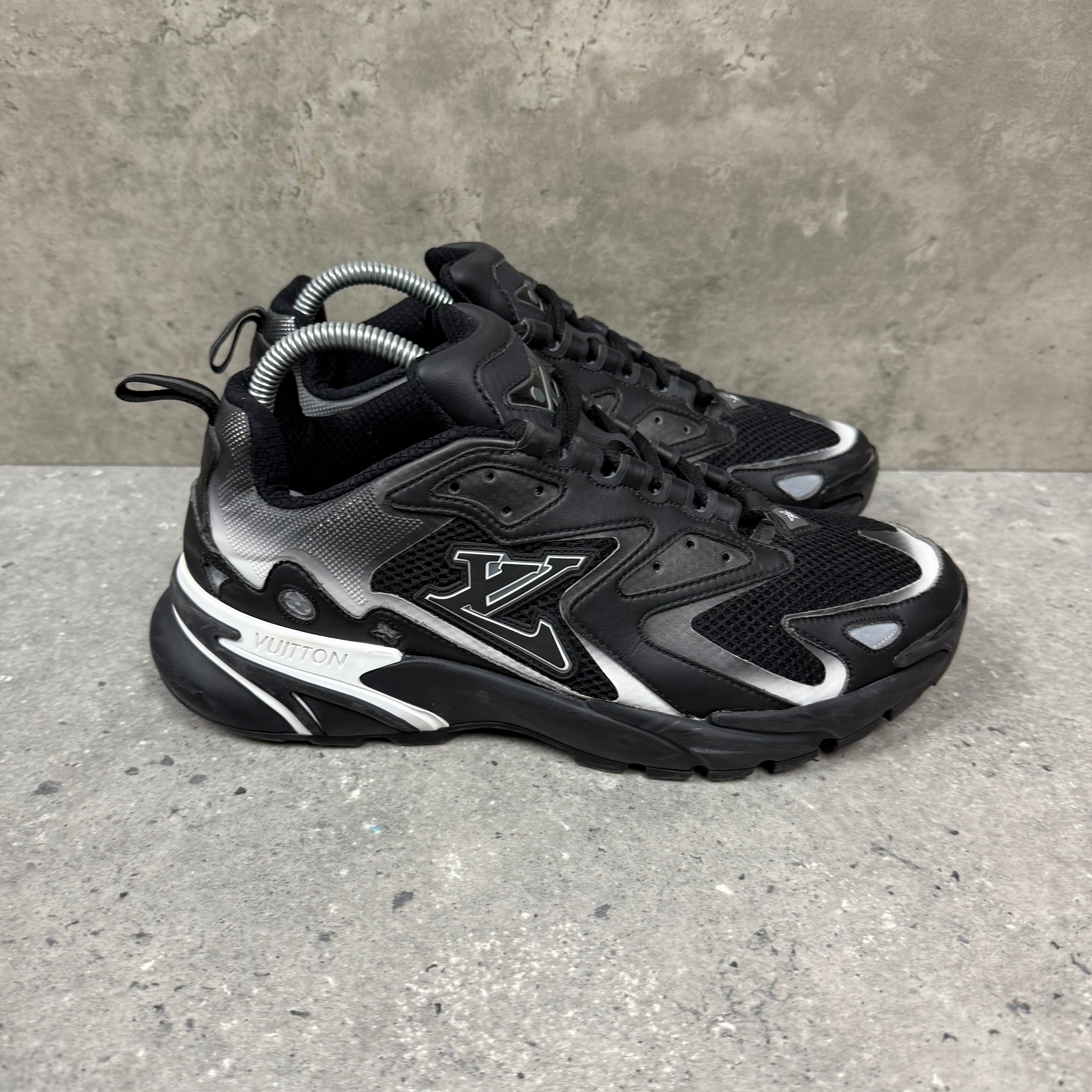 LOUIS VUITTON TATICS BLACK - EU40 (FITS UK 7)