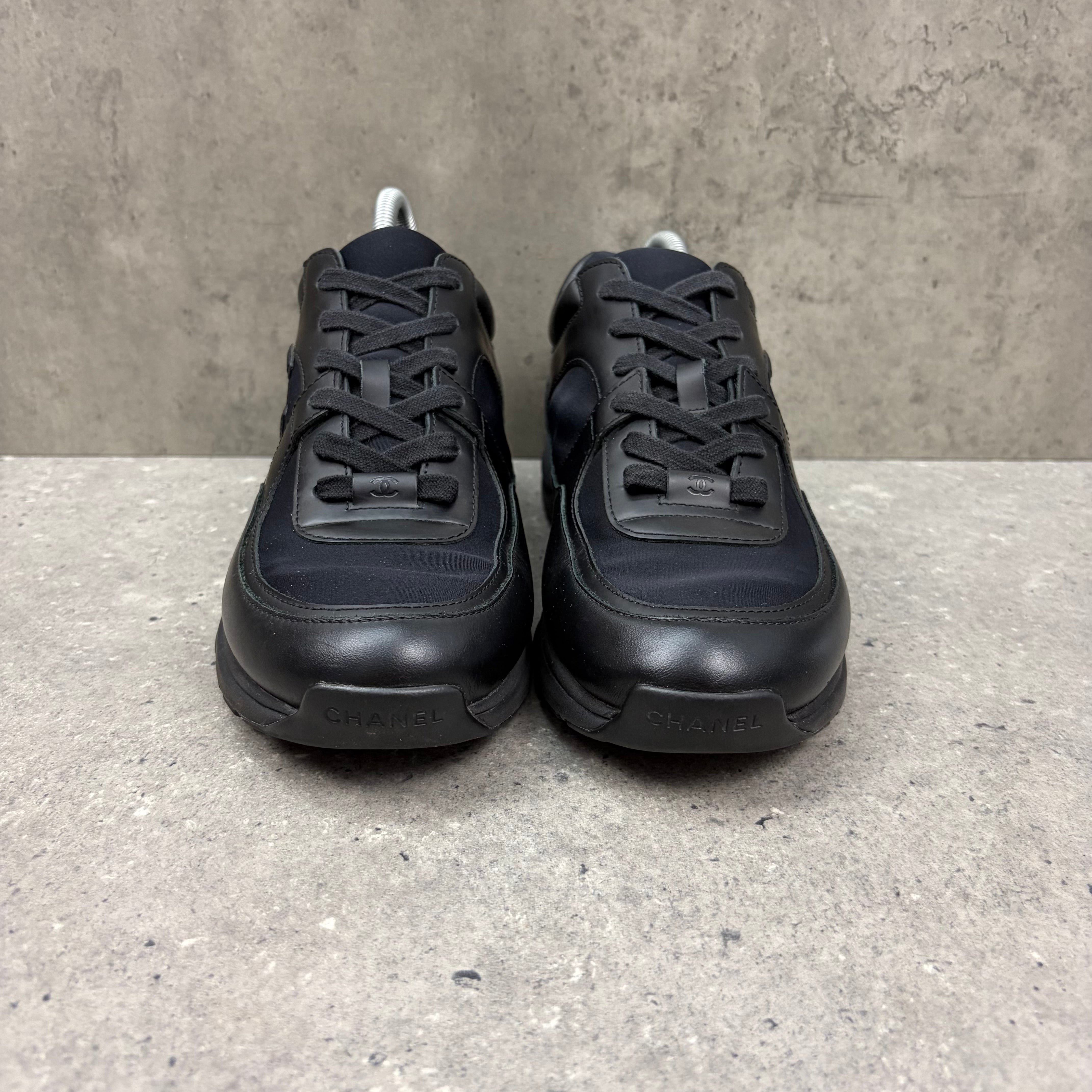 CHANEL RUNNERS -  (EU 41 / UK 7)