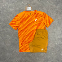 ASICS ALL OVER T-SHIRT & SHORT SET - YAMABUKI ORANGE / SANDSTORM