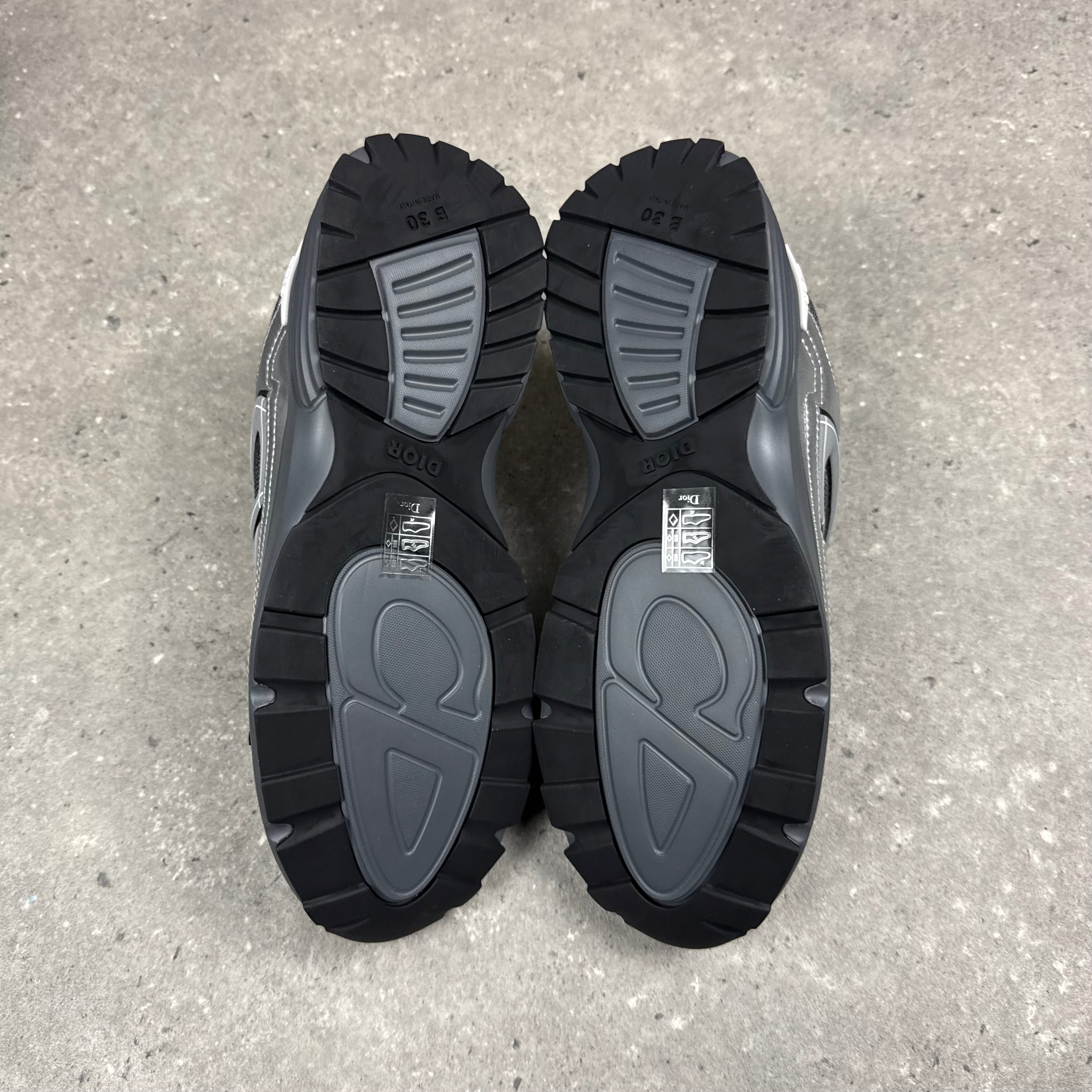 DIOR B30 GREY/SILVER - (EU42 / UK8)