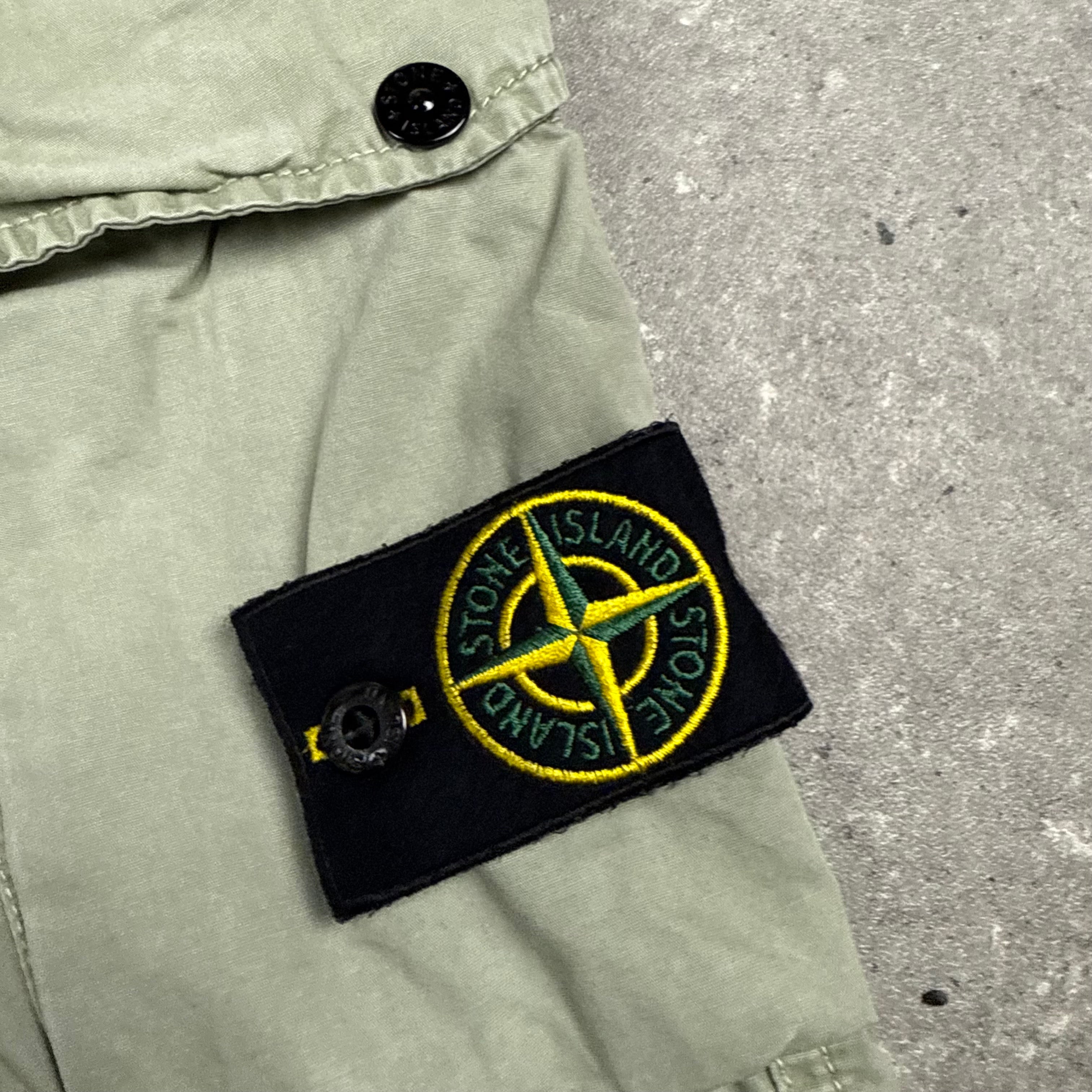 STONE ISLAND CARGO SHORTS - (W30)