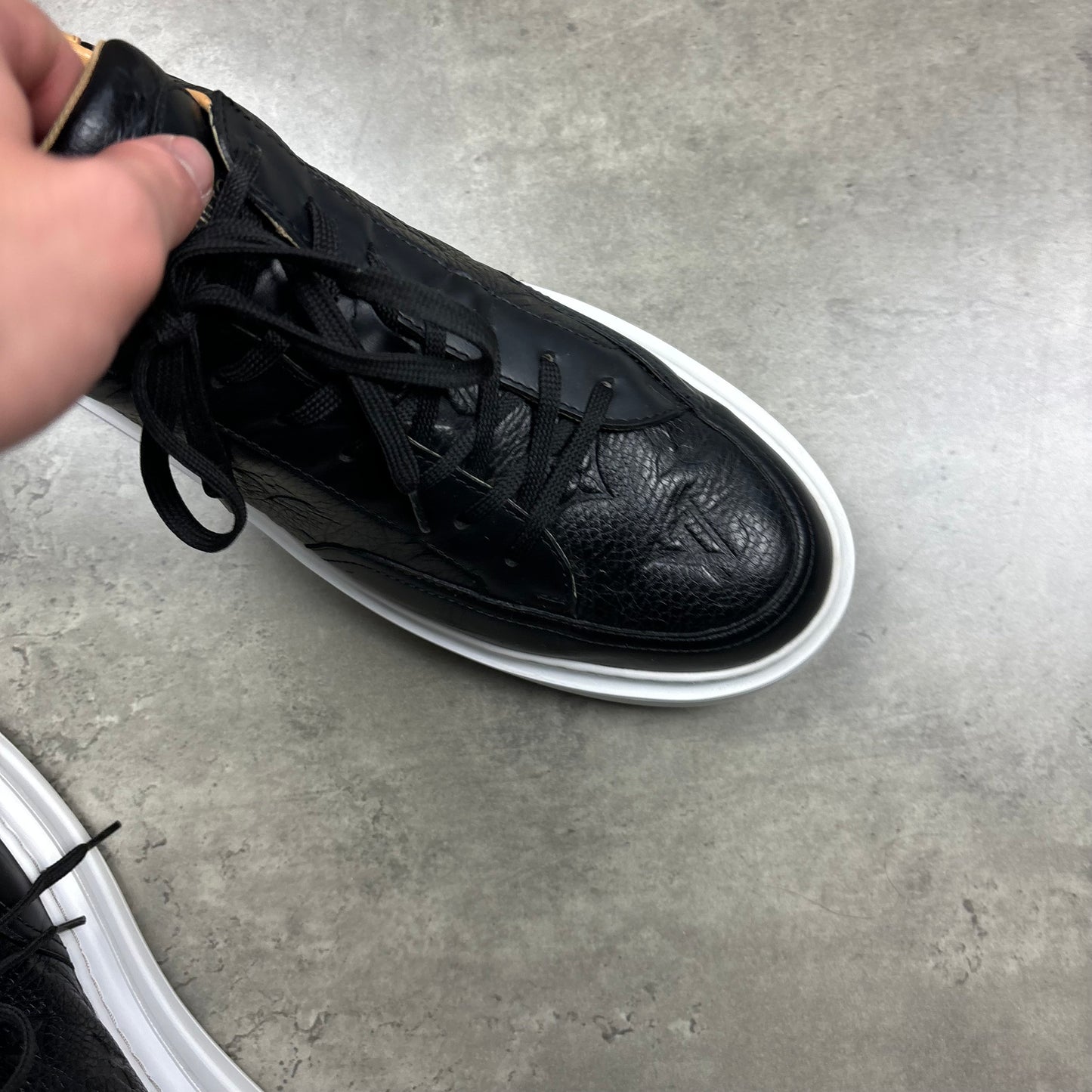 LOUIS VUITTON BEVERLY HILLS SNEAKERS (FITS 10)