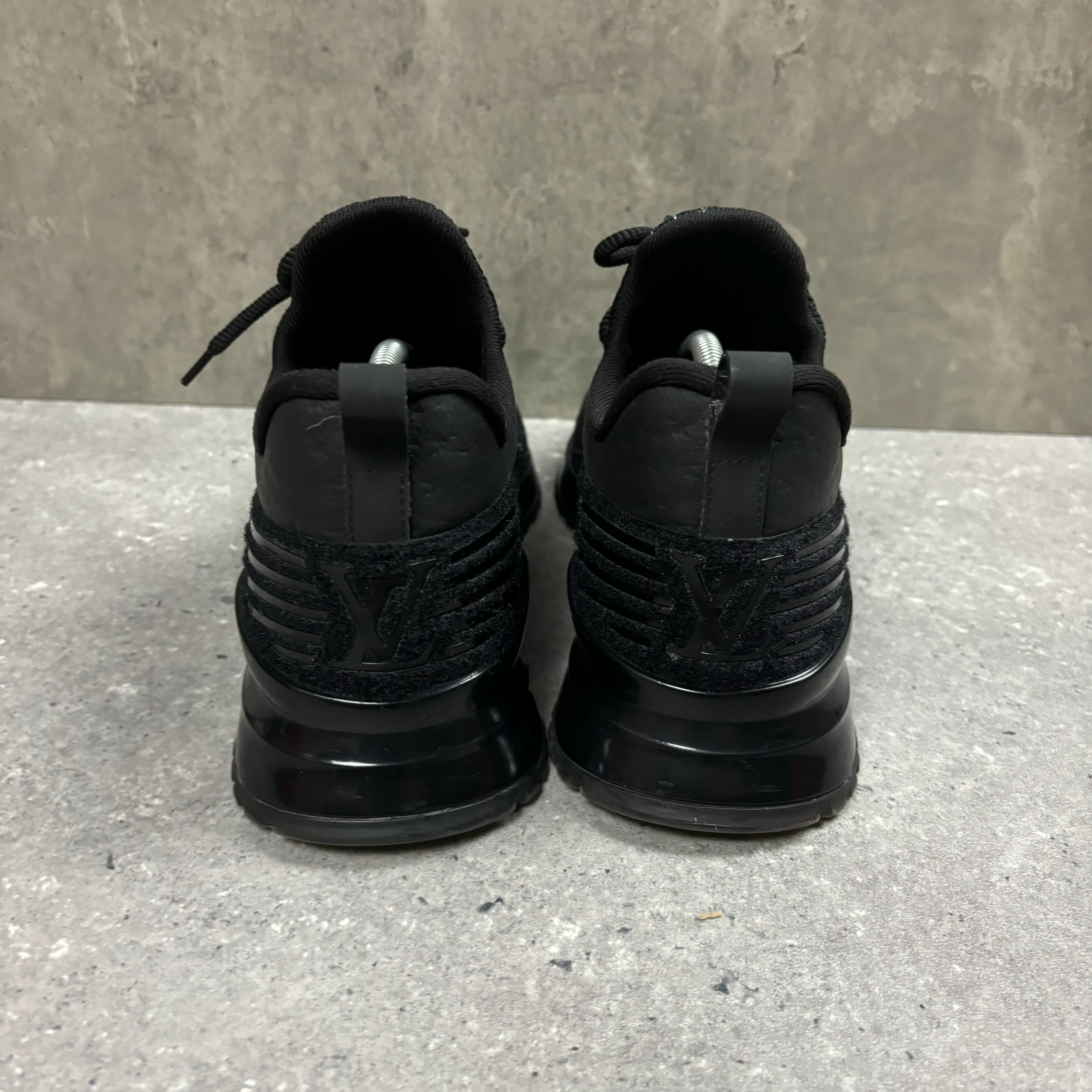 LOUIS VUITTON VNR - EU 43.5 (FITS UK 10.5)