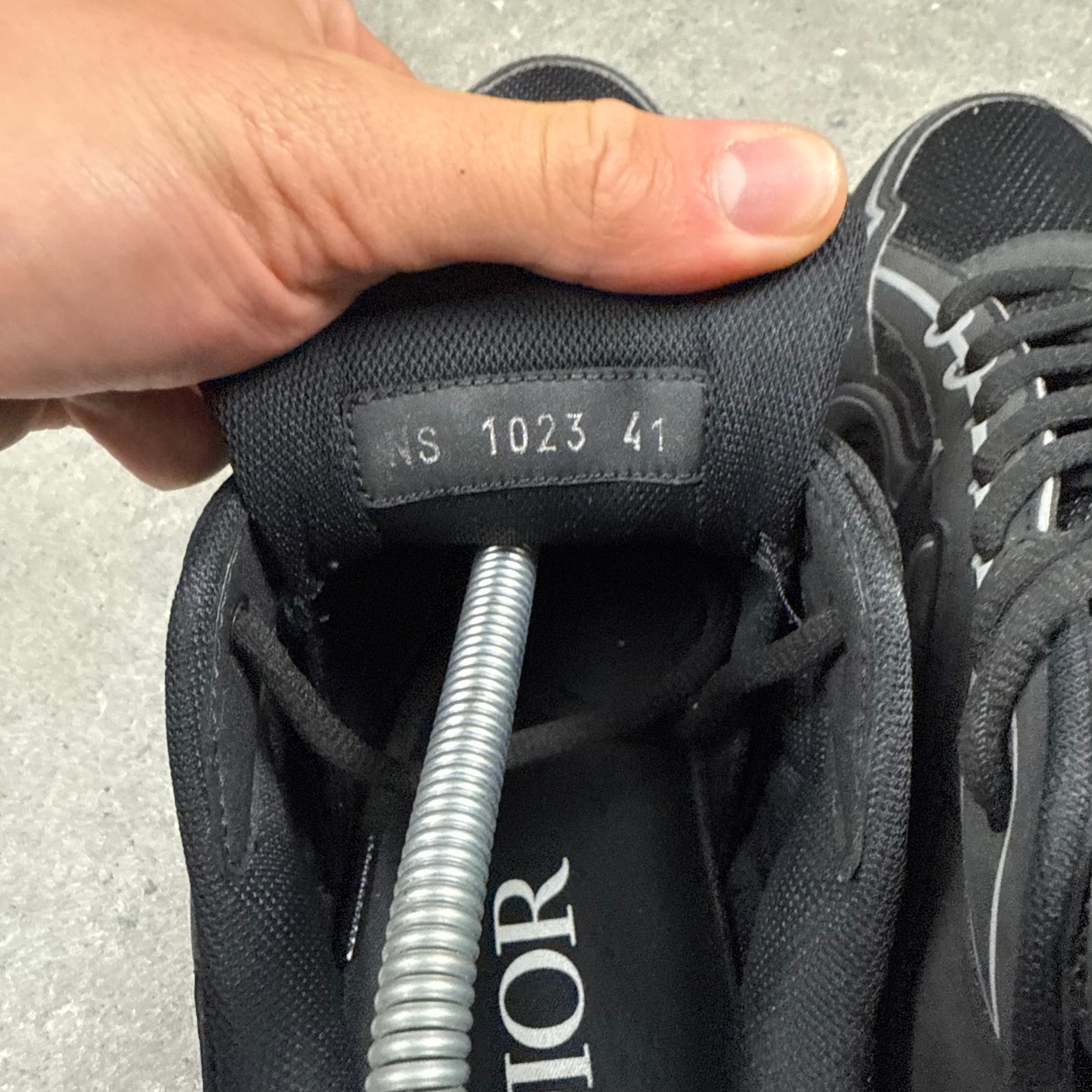 DIOR B30 BLACK (EU 41 / UK 7)