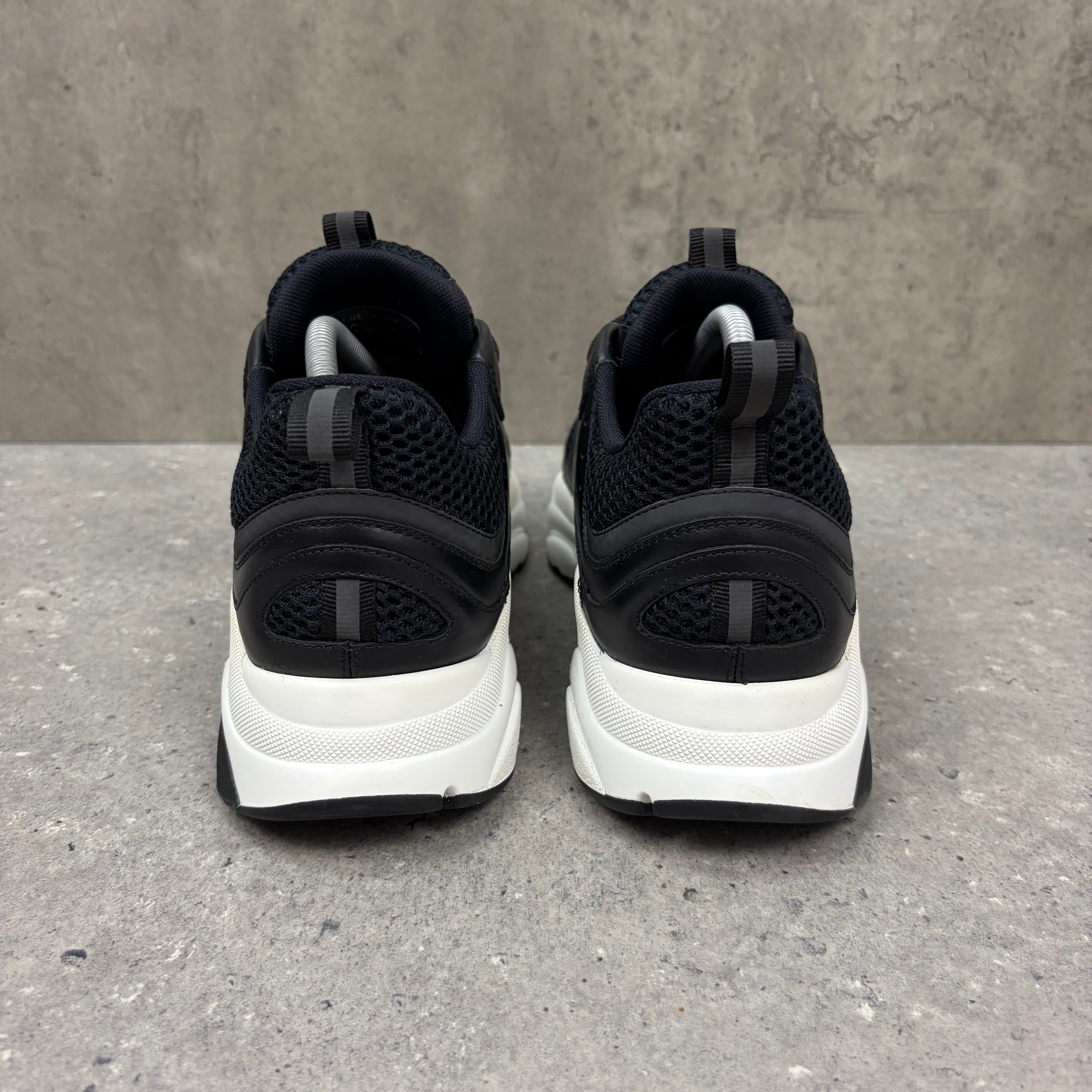 DIOR B22 BLACK / WHITE - (EU42 / UK8)