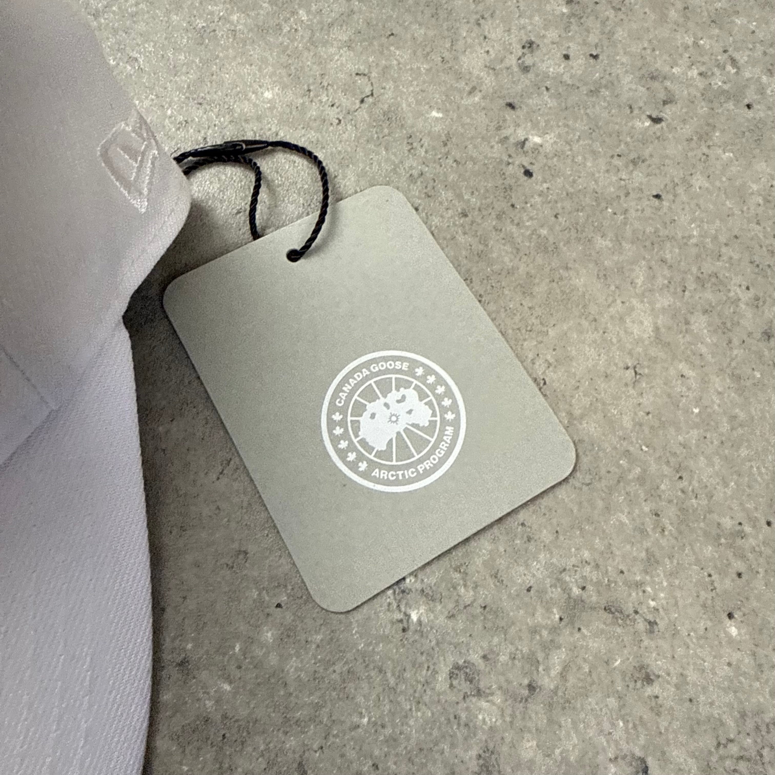 CANADA GOOSE WHITE CAP