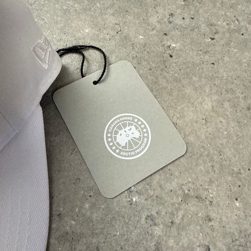 CANADA GOOSE WHITE CAP