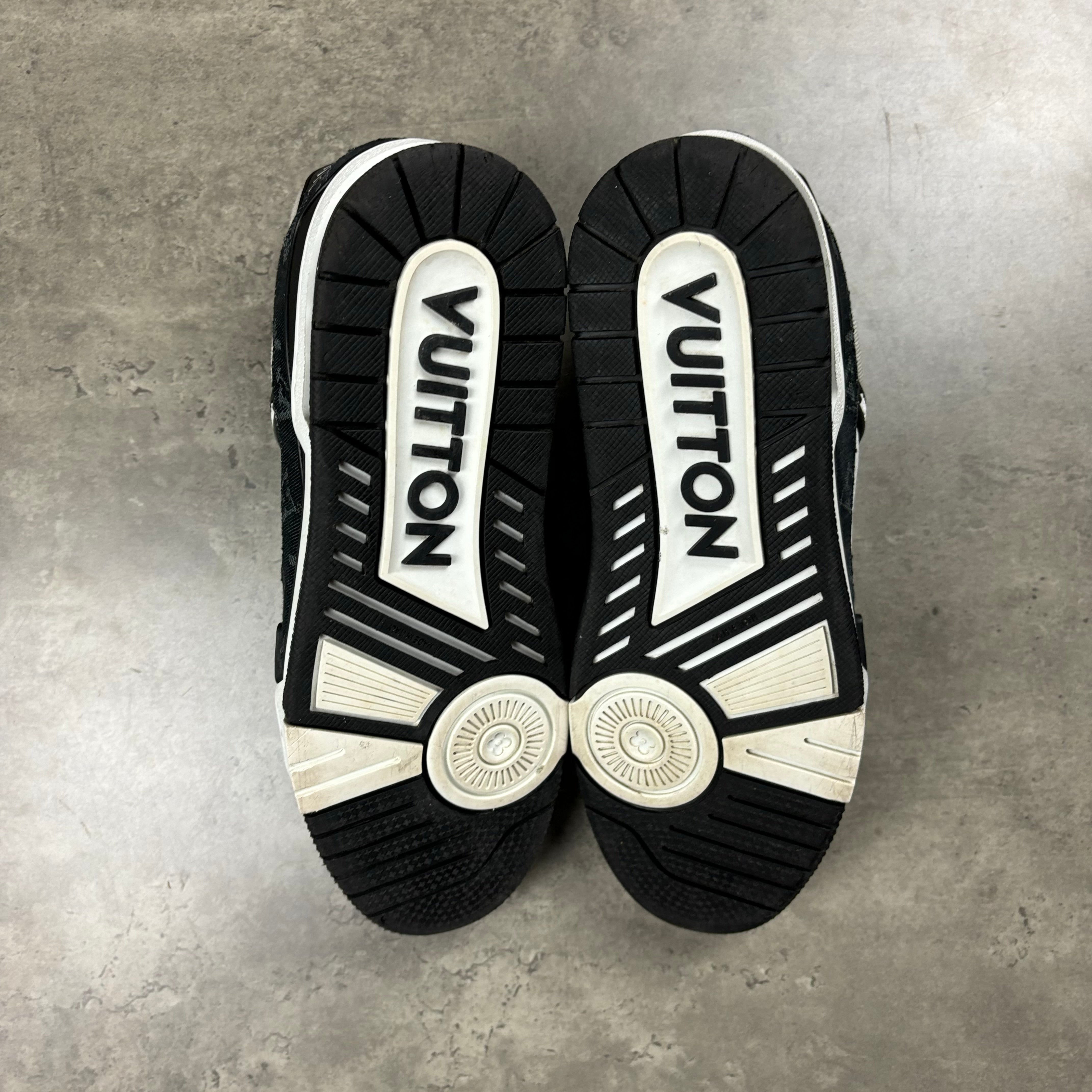 LOUIS VUITTON DENIMS - EU 42 (FITS UK 9)