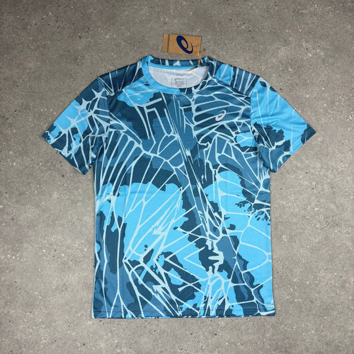 ASICS GRAPHIC T-SHIRT - ARCTIC SKY