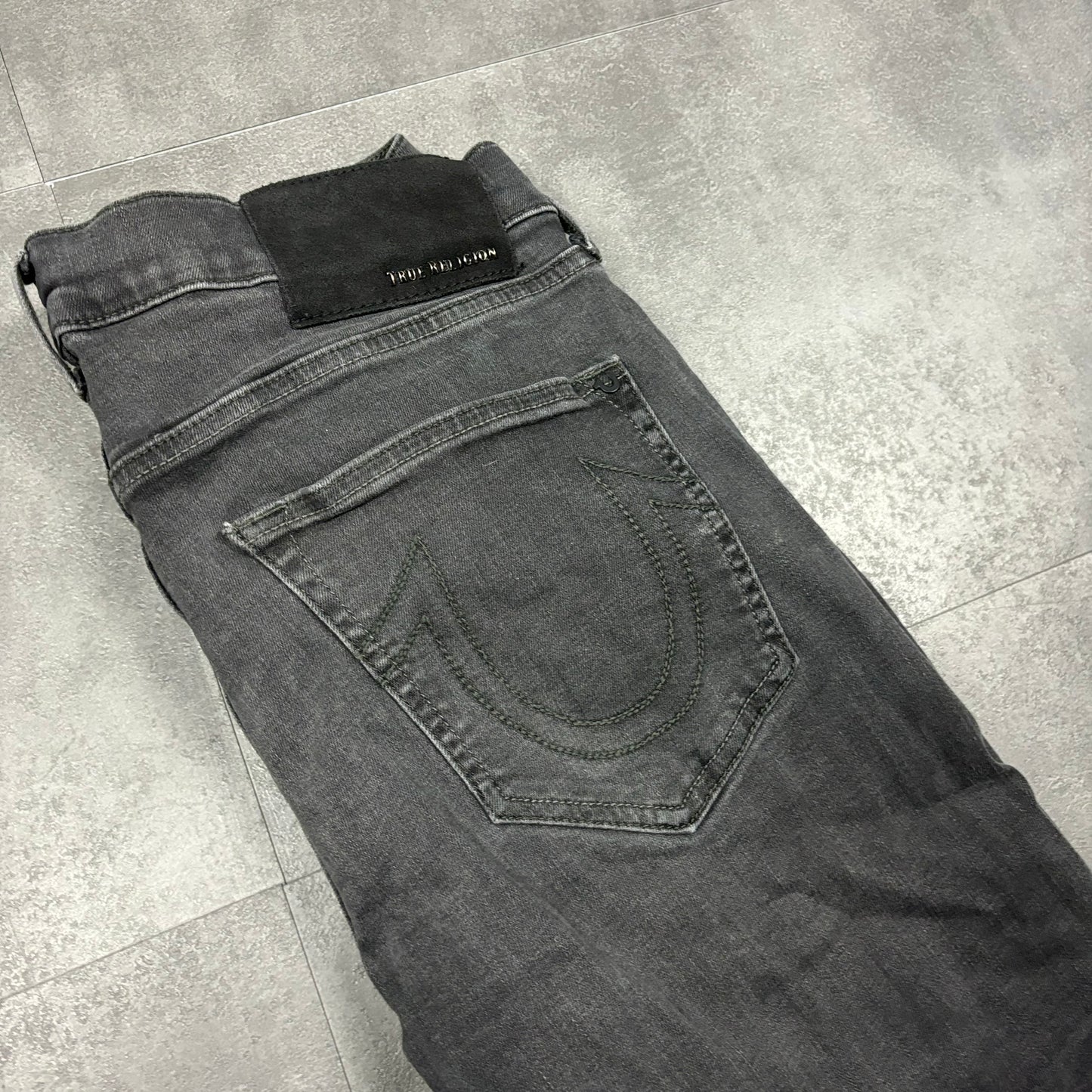 TRUE RELGION BIKER JEANS 32"