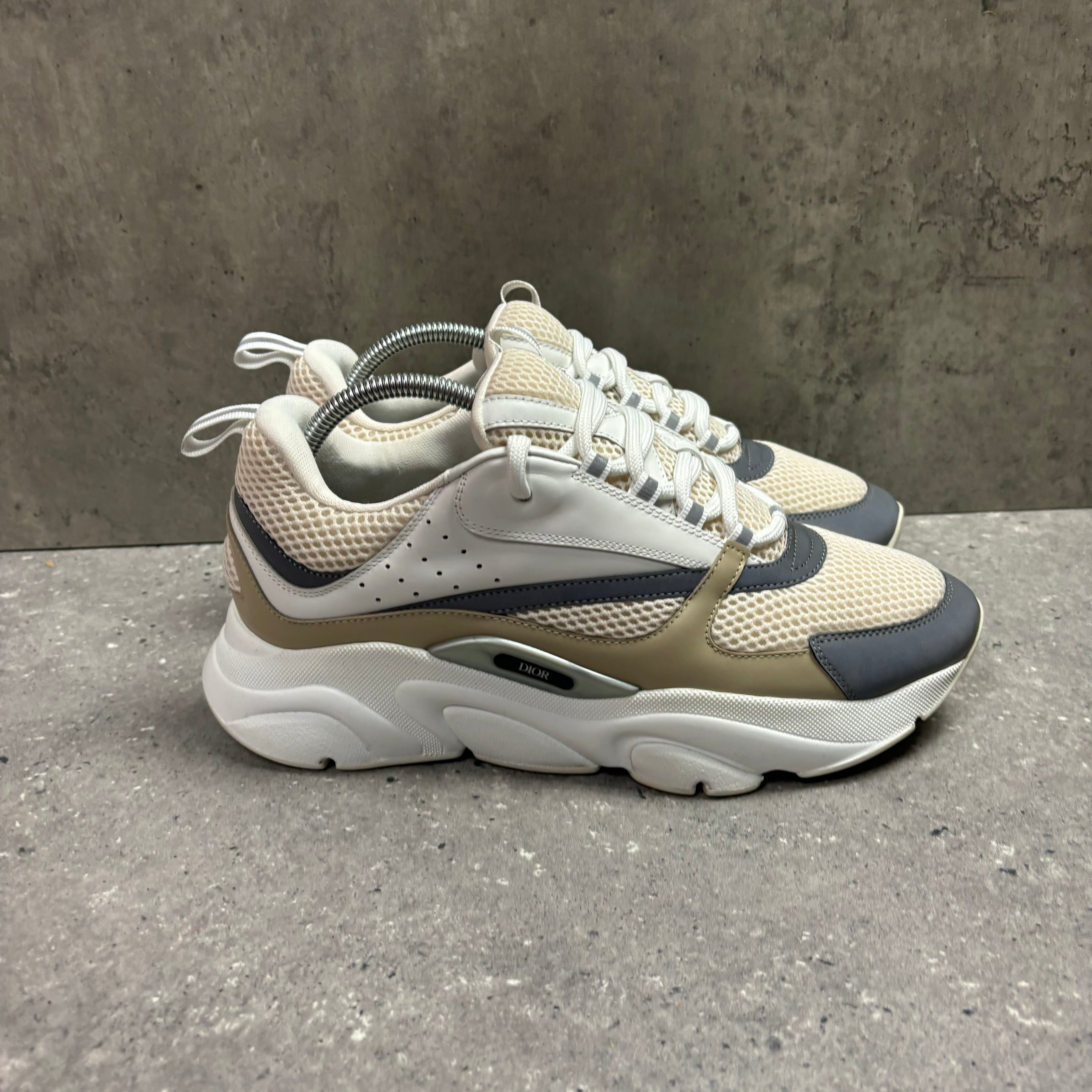 DIOR B22 BEIGE - (EU 43 / UK 9)