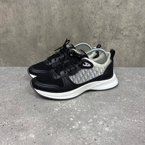 DIOR B25 BLACK/WHITE - (EU41 / UK7)