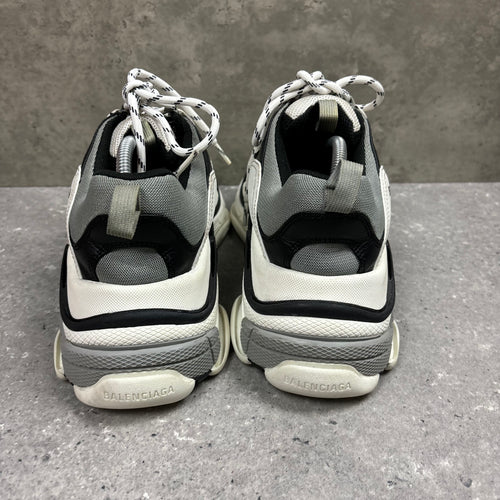 BALENCIAGA TRIPLE S - (EU43 / UK9)