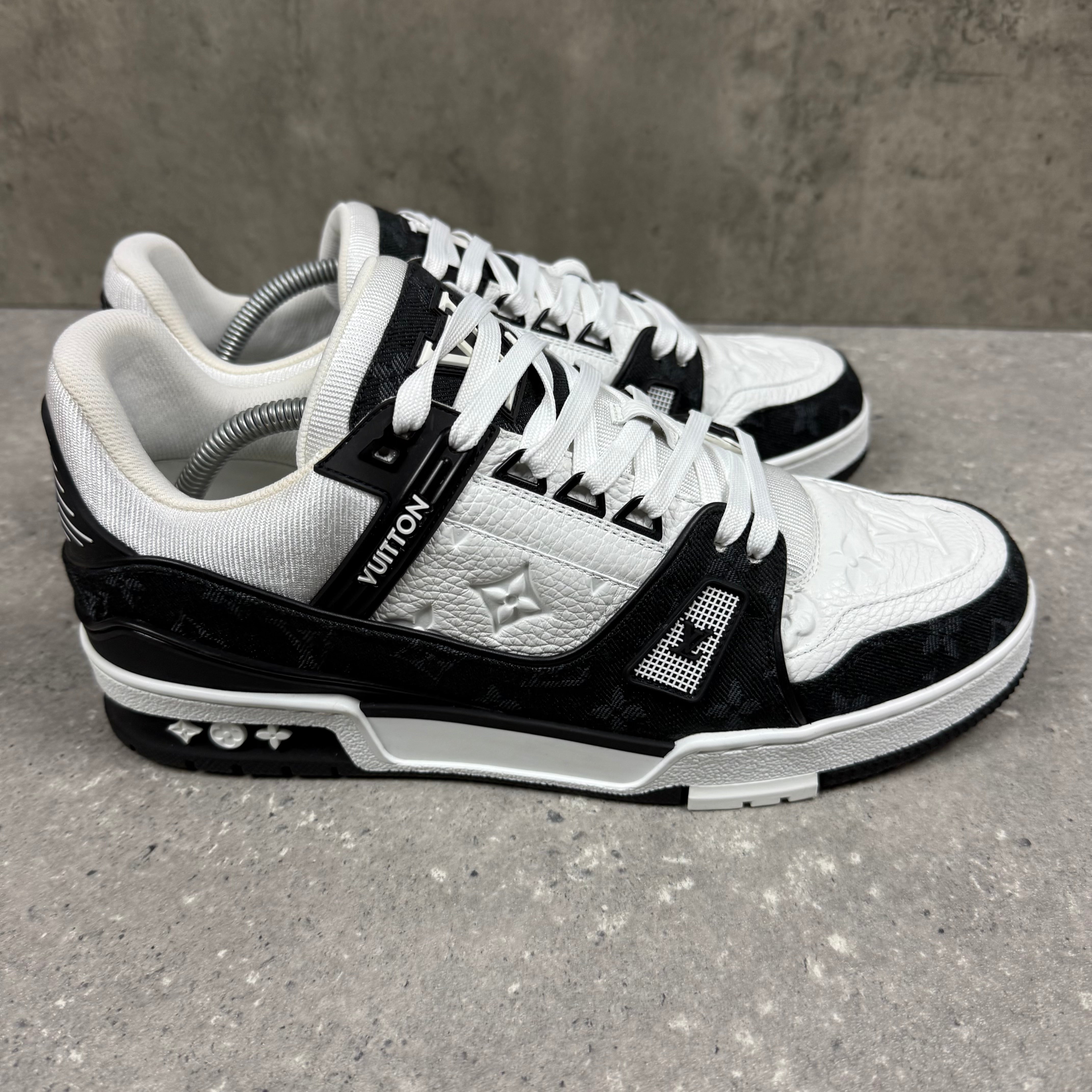 LOUIS VUITTON BLACK DENIMS - EU 42.5 (FITS UK 9.5)