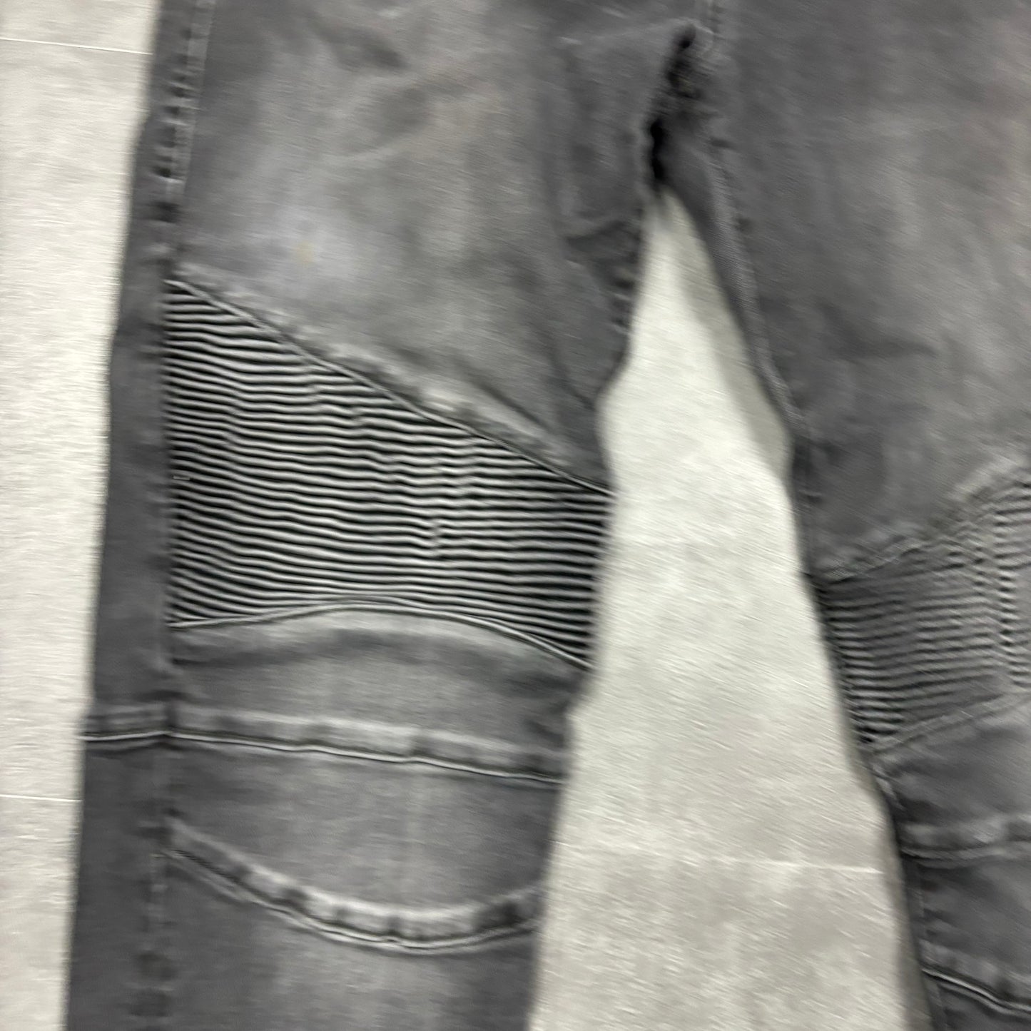 TRUE RELGION BIKER JEANS 32"