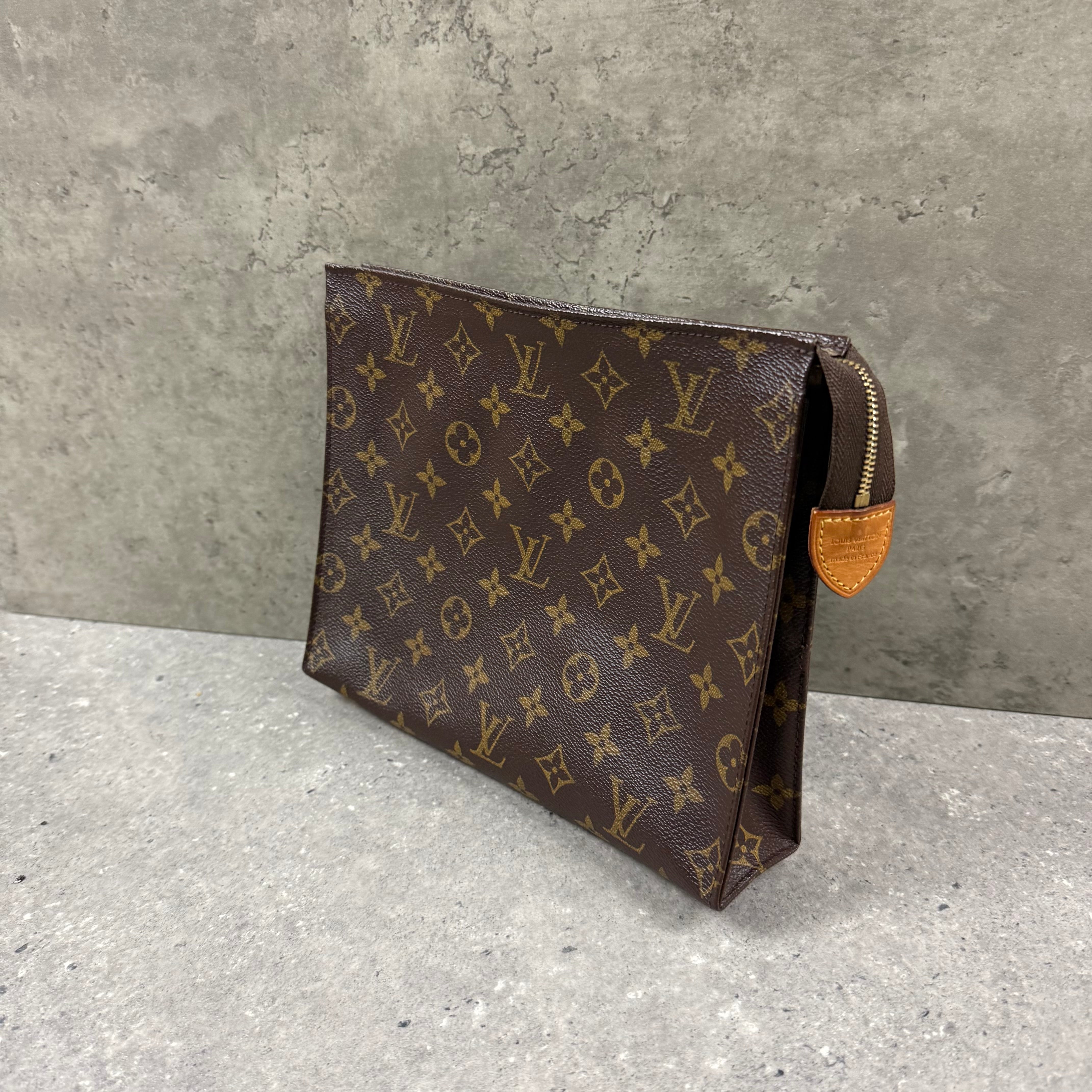 LOUIS VUITTON POCHETTE CLUTCH BAG