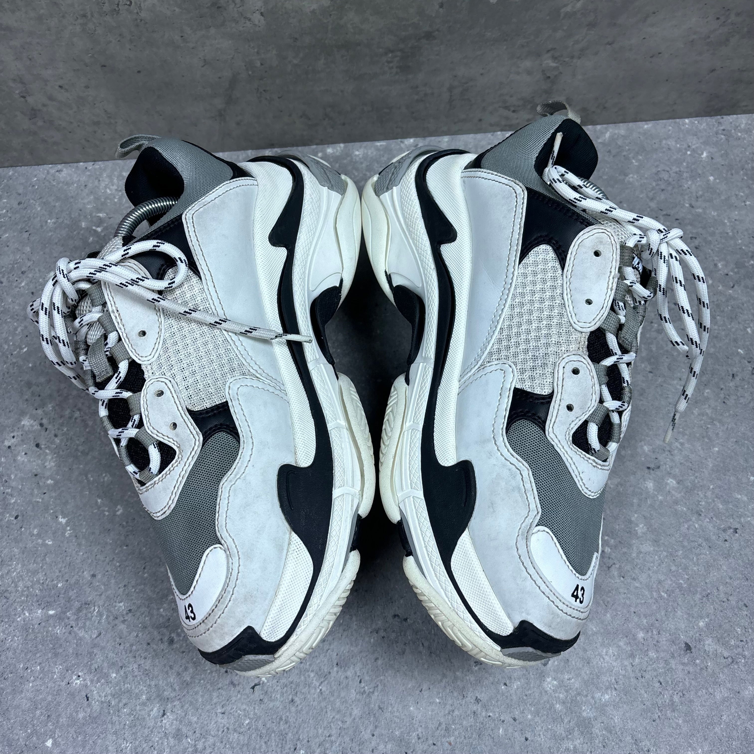 BALENCIAGA TRIPLE S - (EU43 / UK9)