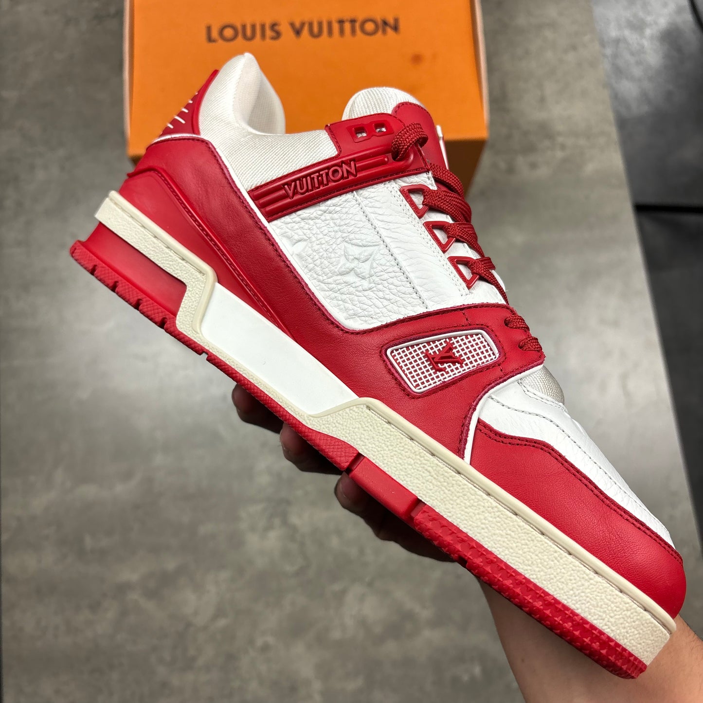 LOUIS VUITTON SNEAKERS (FITS 9)