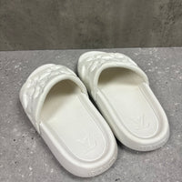LOUIS VUITTON WATERFRONT MULES SLIDERS WHITE - EU40 (FITS UK 7.5)