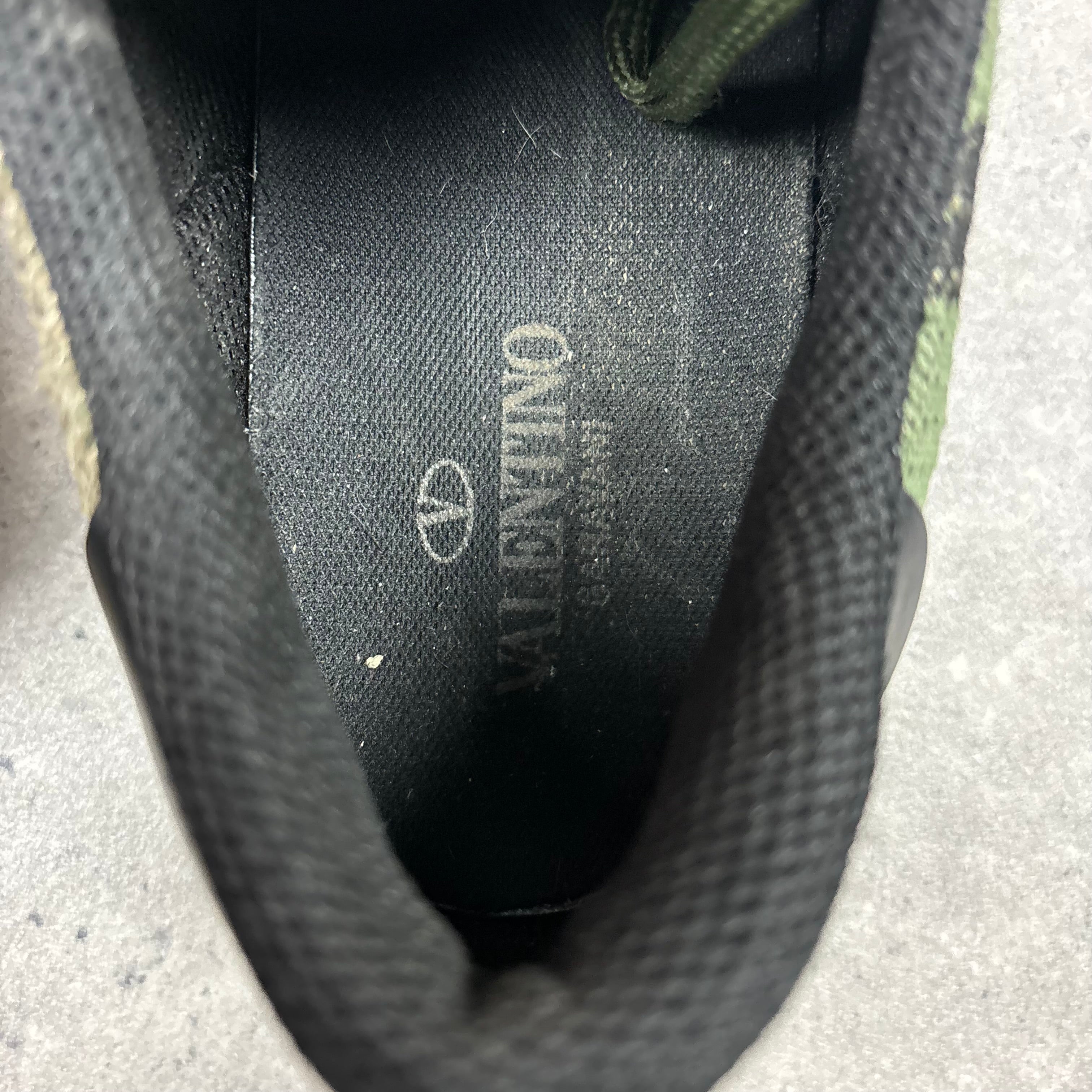 VALENTINO ROCKRUNNER KHAKI - (EU42 / UK8)