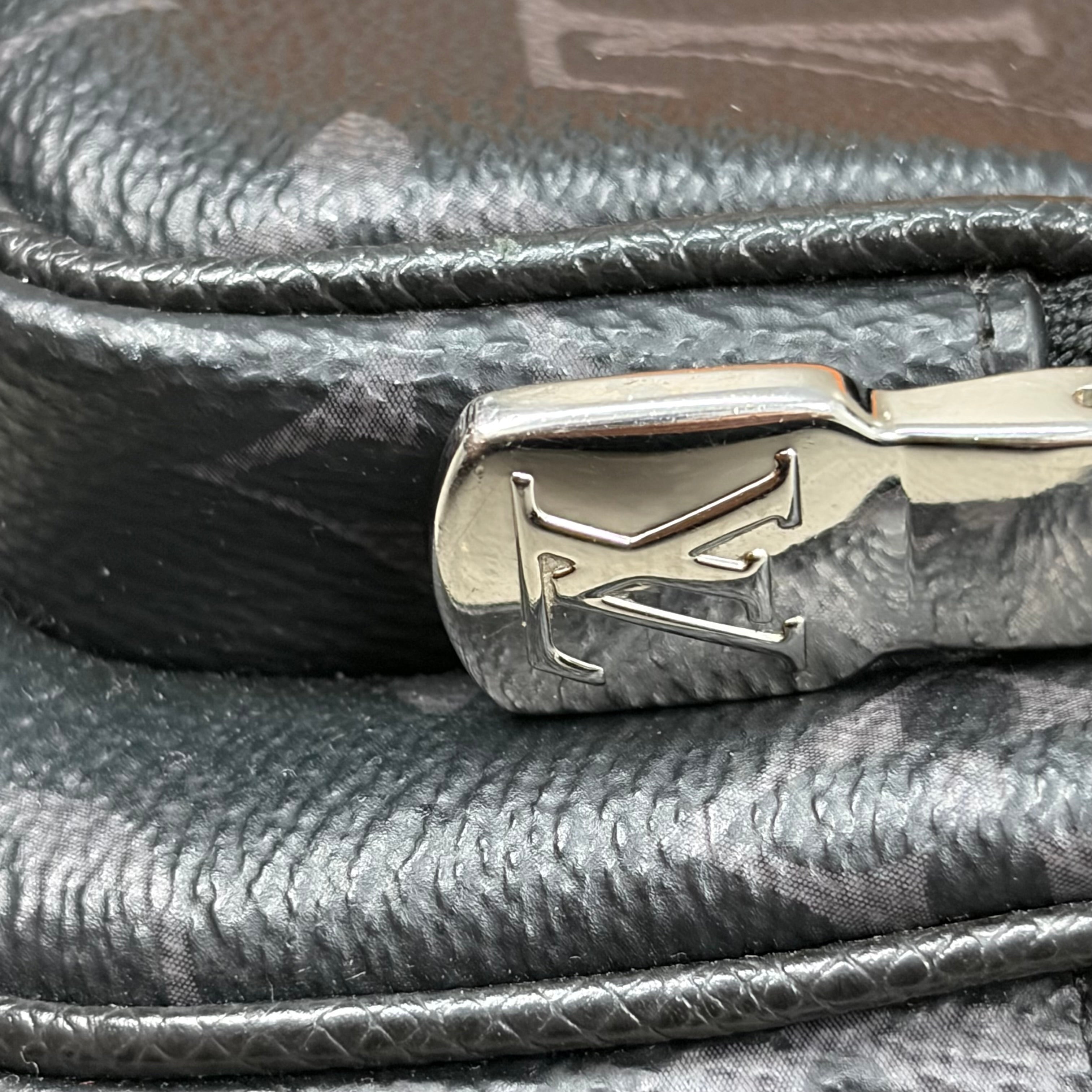LOUIS VUITTON MONOGRAM ECLIPSE POUCH BAG - BLACK