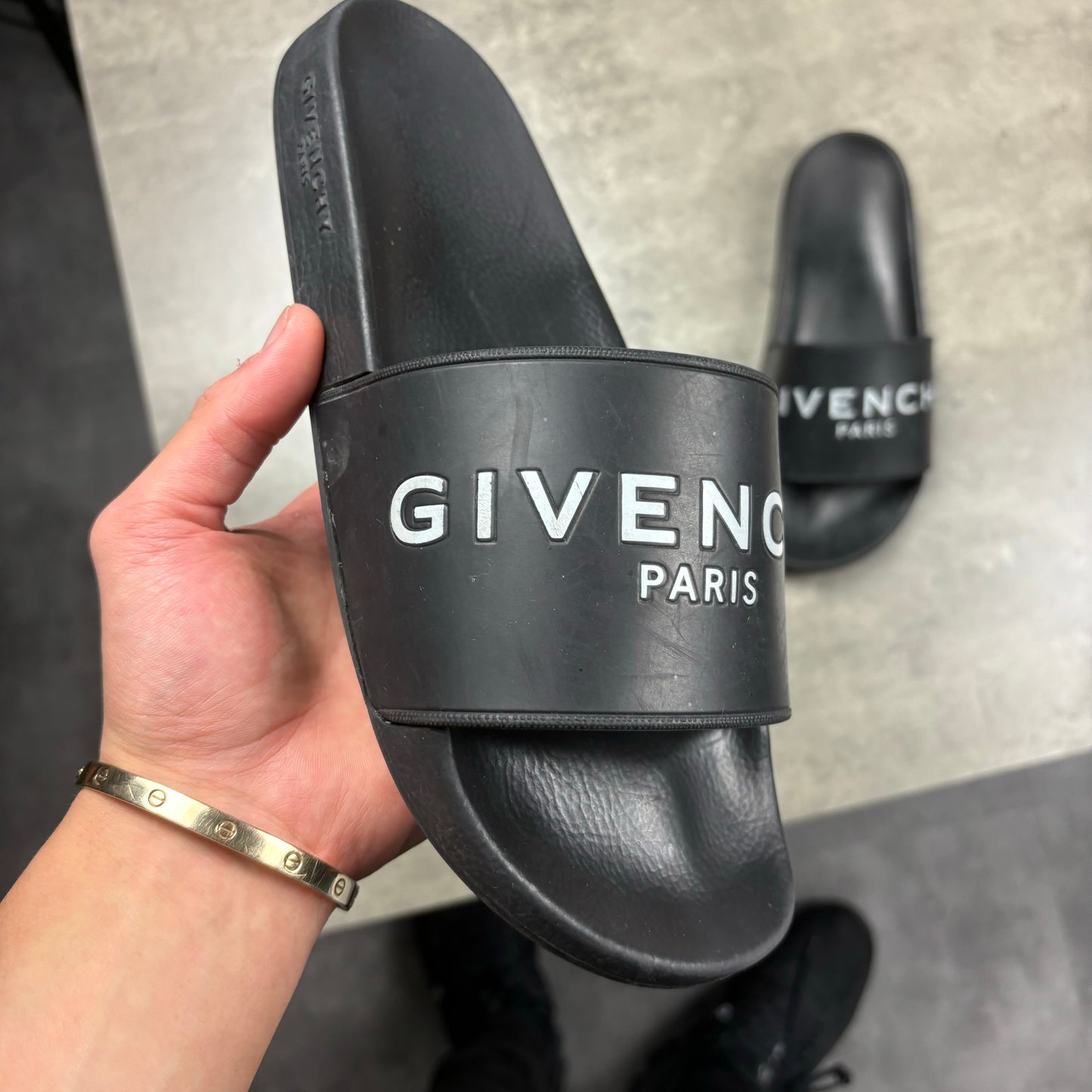 GIVENCHY SLIDERS (FITS 7/8)