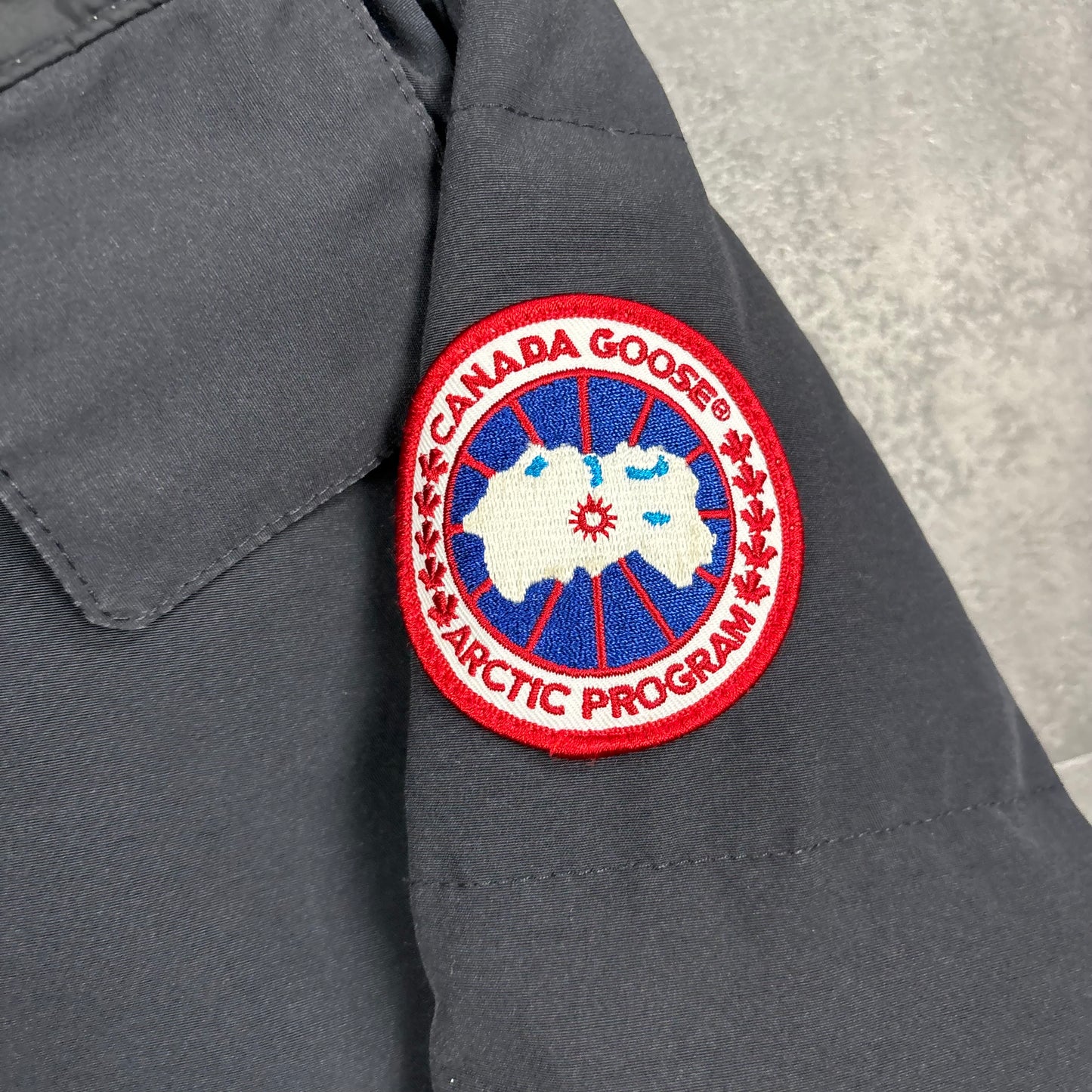 CANADA GOOSE CHELSEA PARKA (FITS A SMALL)