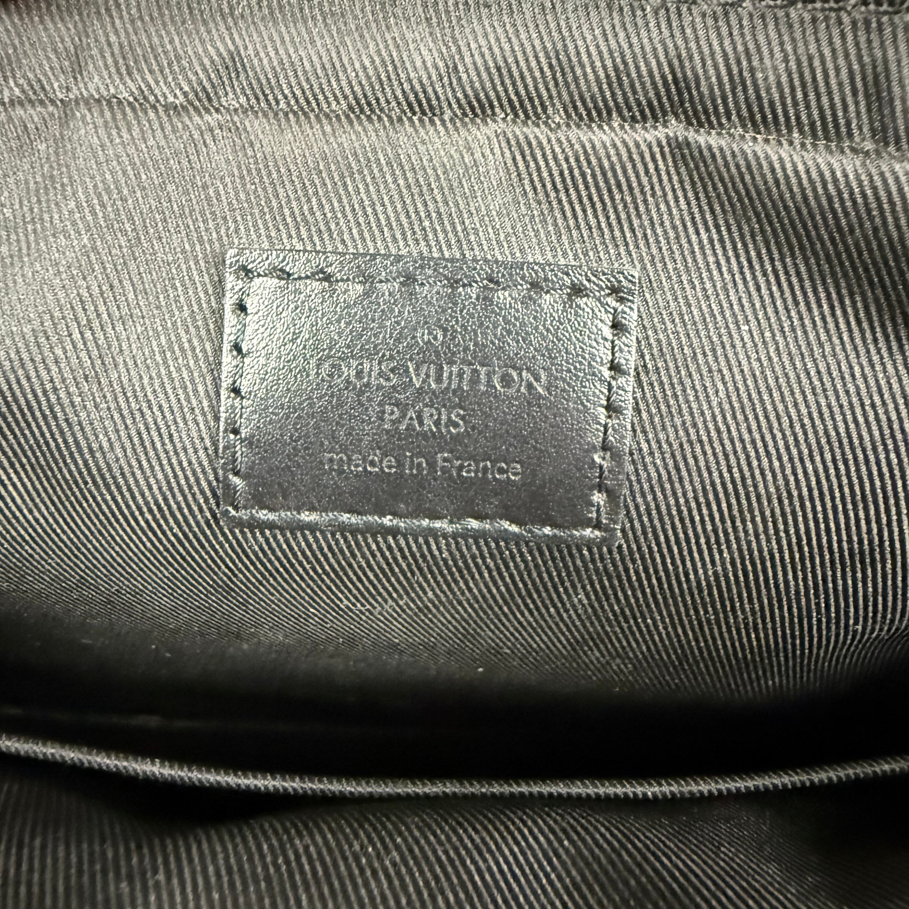 LOUIS VUITTON TRIO MESSENGER BAG