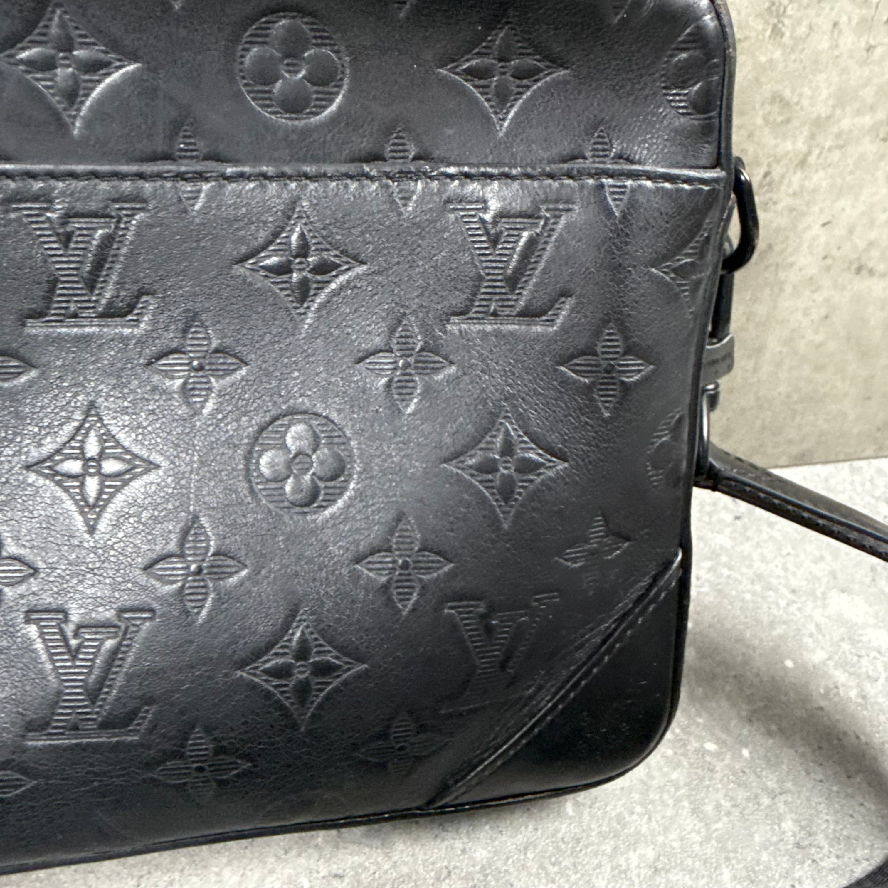 LOUIS VUITTON DUO MESSENGER BAG