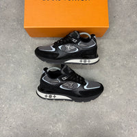 LOUIS VUITTON RUNAWAY BLACK - (EU40 / UK6)